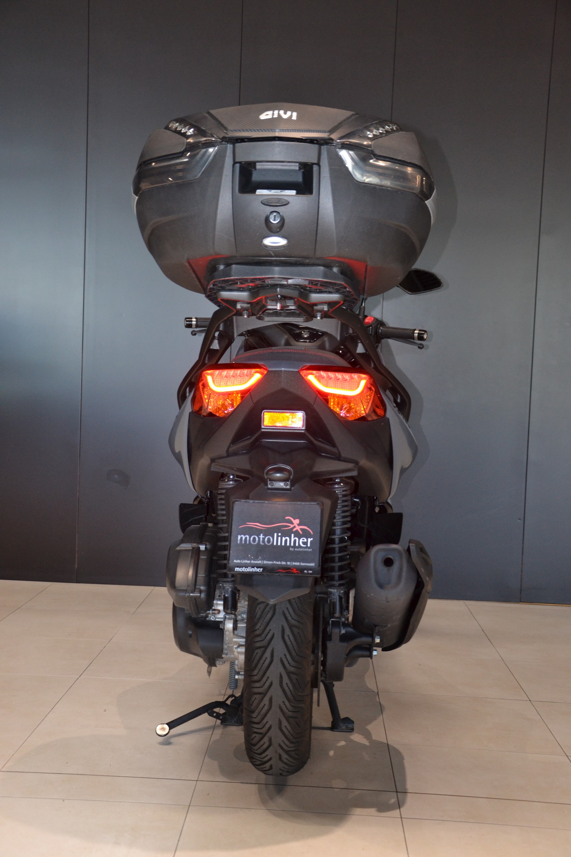 YAMAHA X-Max YP 125 Tech Max-image-12