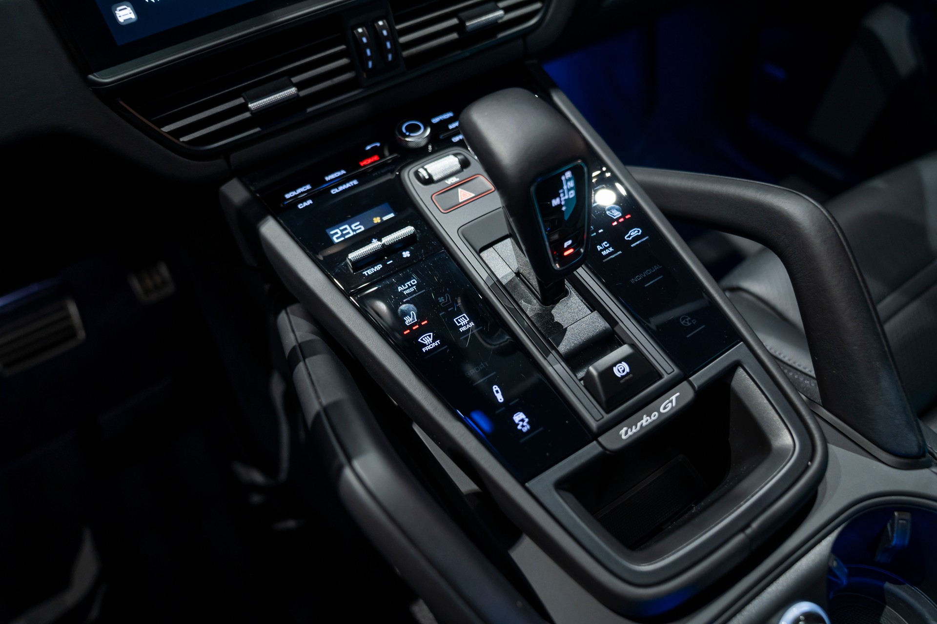 PORSCHE Cayenne Turbo GT-image-14