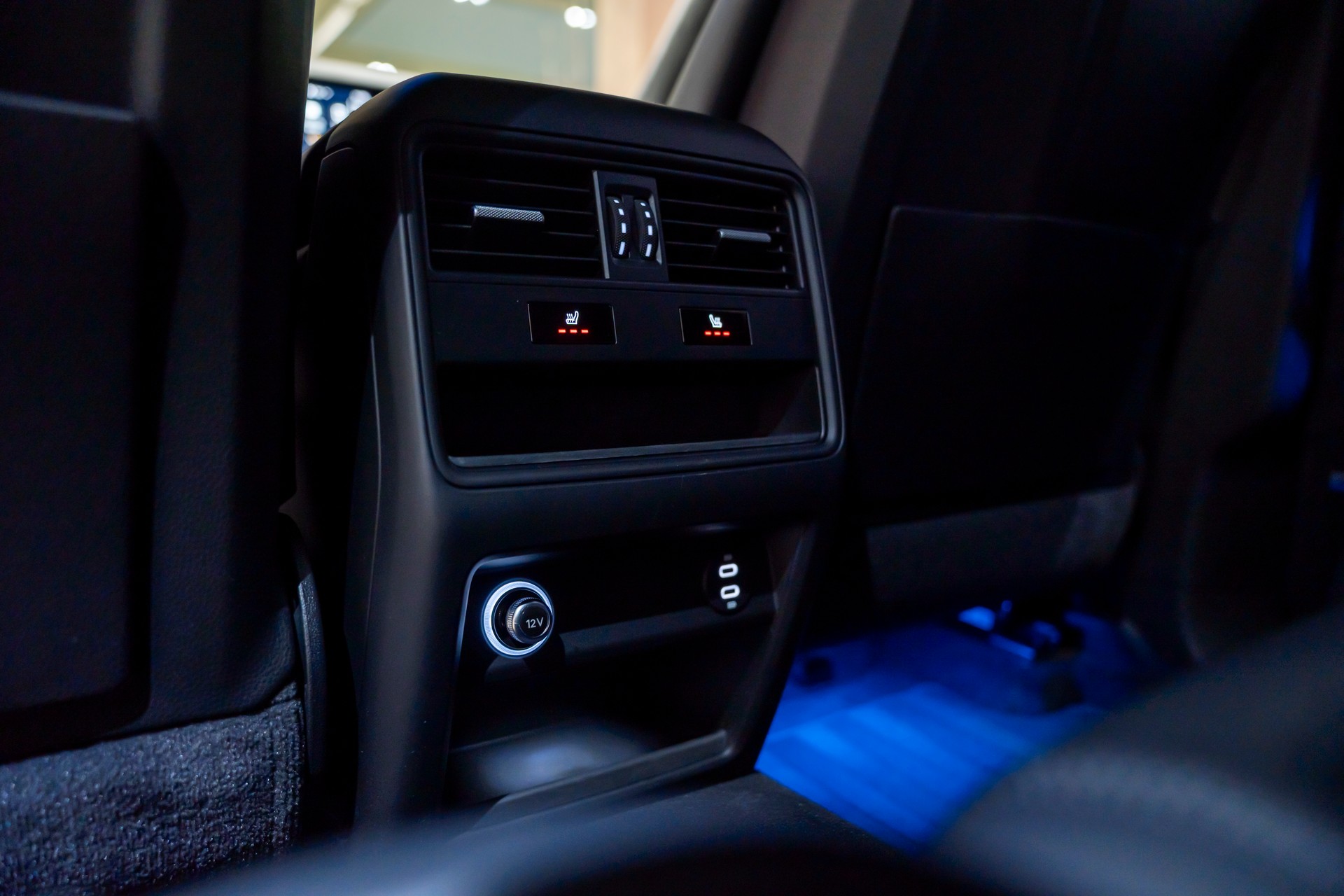 PORSCHE Cayenne Turbo GT-image-18