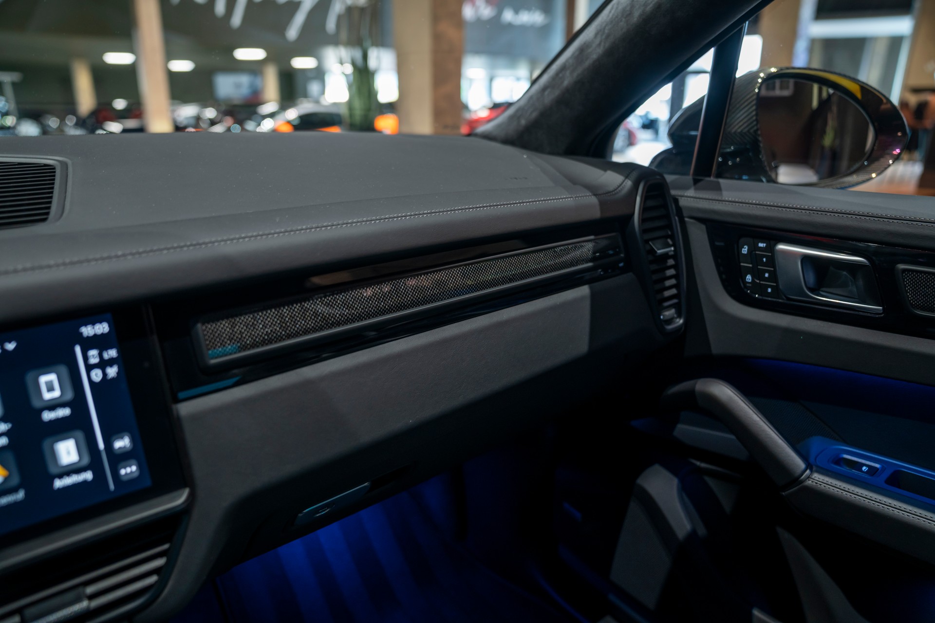 PORSCHE Cayenne Turbo GT-image-15