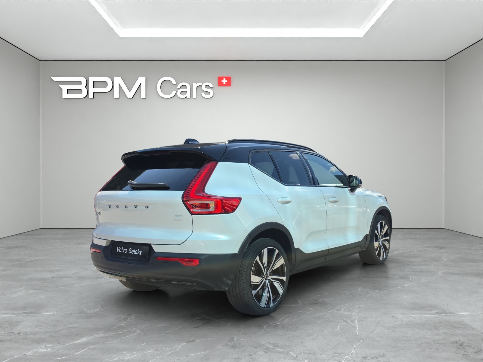VOLVO XC40 P8 Twin Pro AWD-image-4