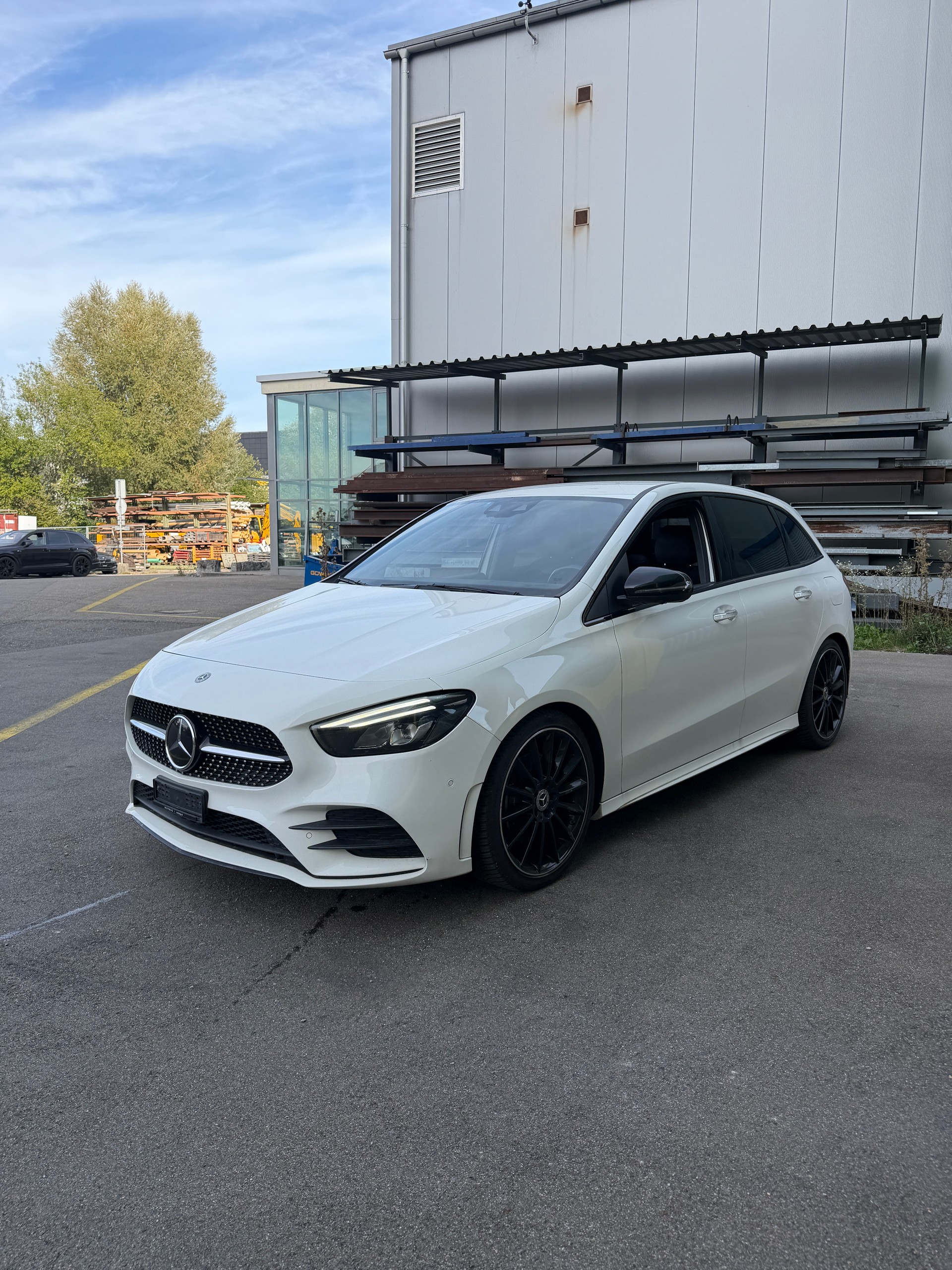 MERCEDES-BENZ B 220 d AMG Line 8G-DCT-image-2