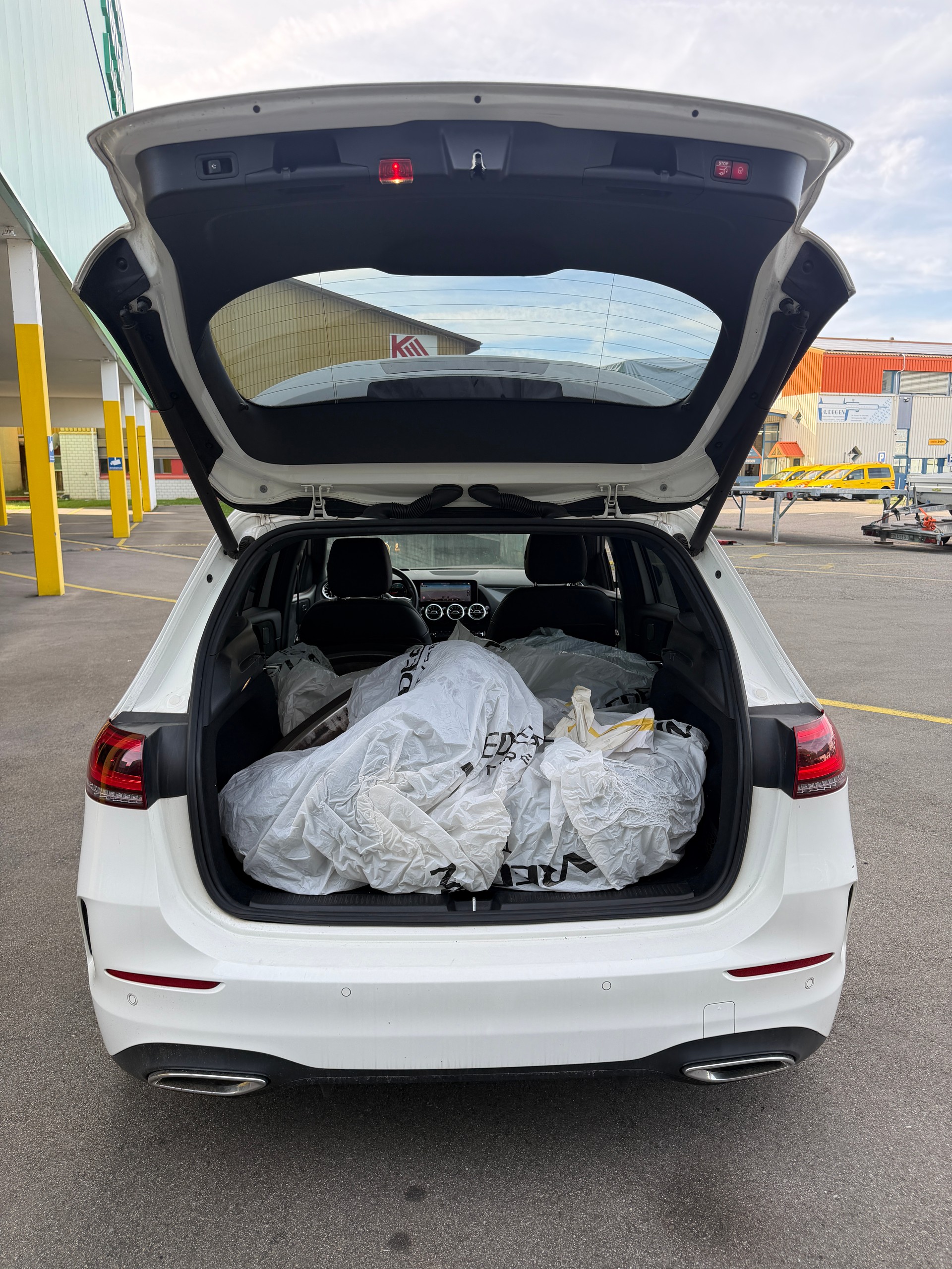 MERCEDES-BENZ B 220 d AMG Line 8G-DCT-image-15
