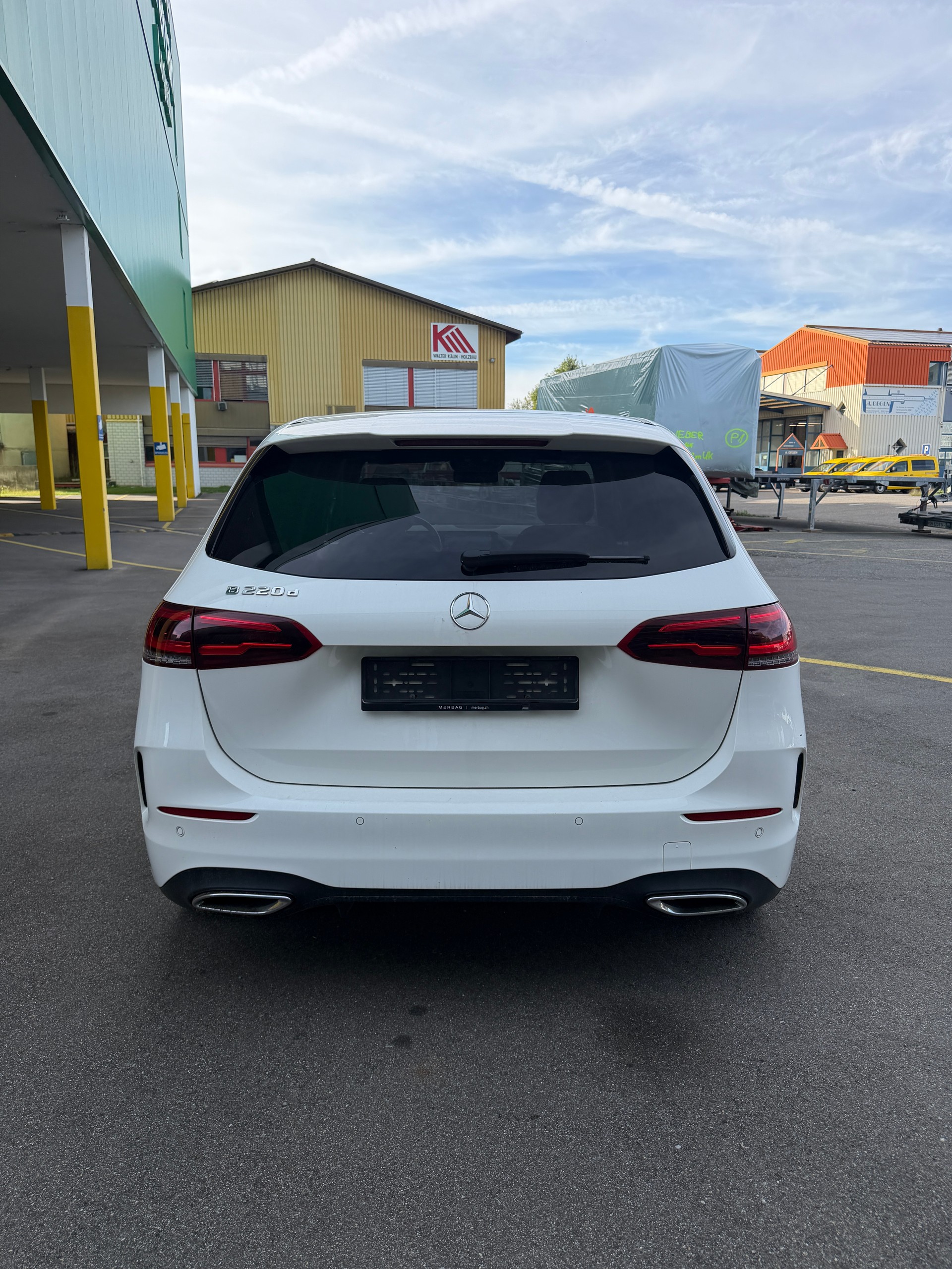 MERCEDES-BENZ B 220 d AMG Line 8G-DCT-image-5