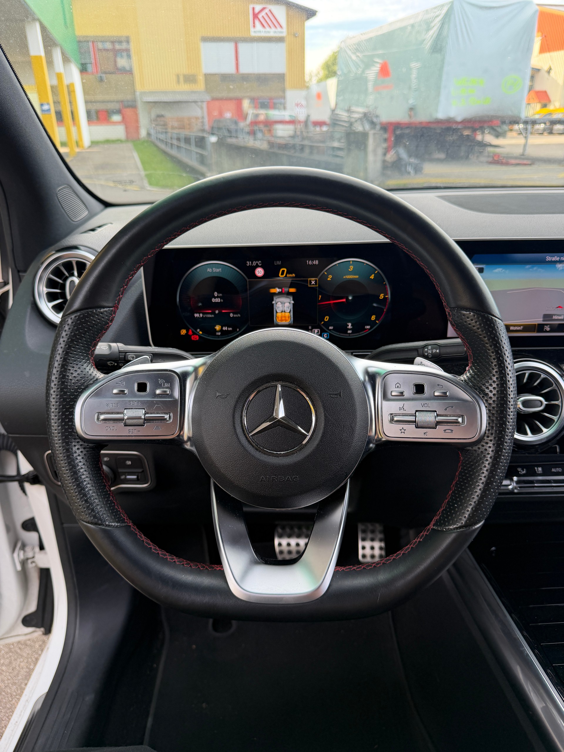 MERCEDES-BENZ B 220 d AMG Line 8G-DCT-image-13