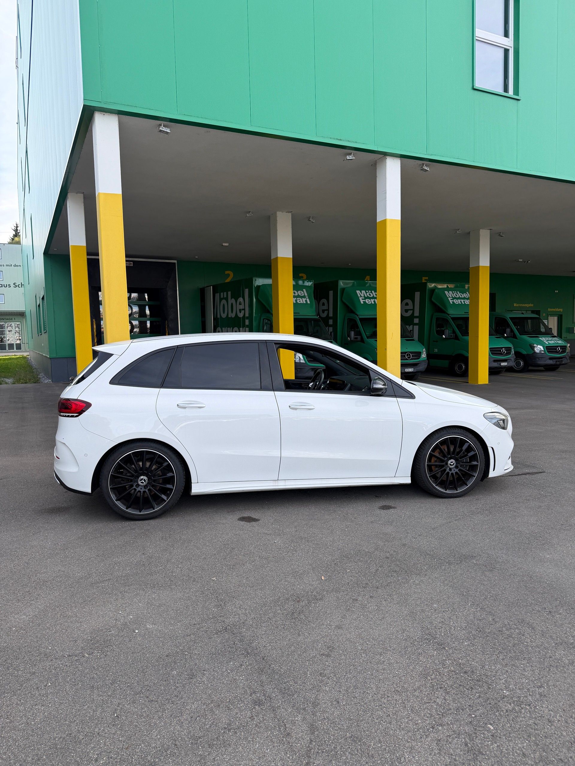 MERCEDES-BENZ B 220 d AMG Line 8G-DCT-image-7