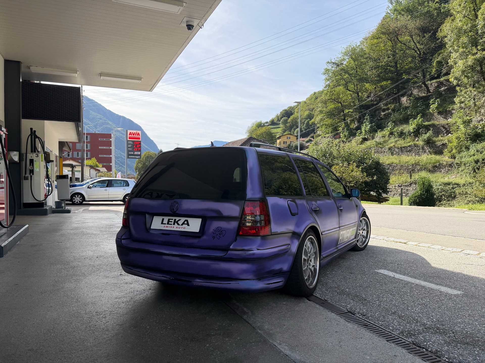 VW Golf Variant 1.9 TDI PD 4Motion-image-2