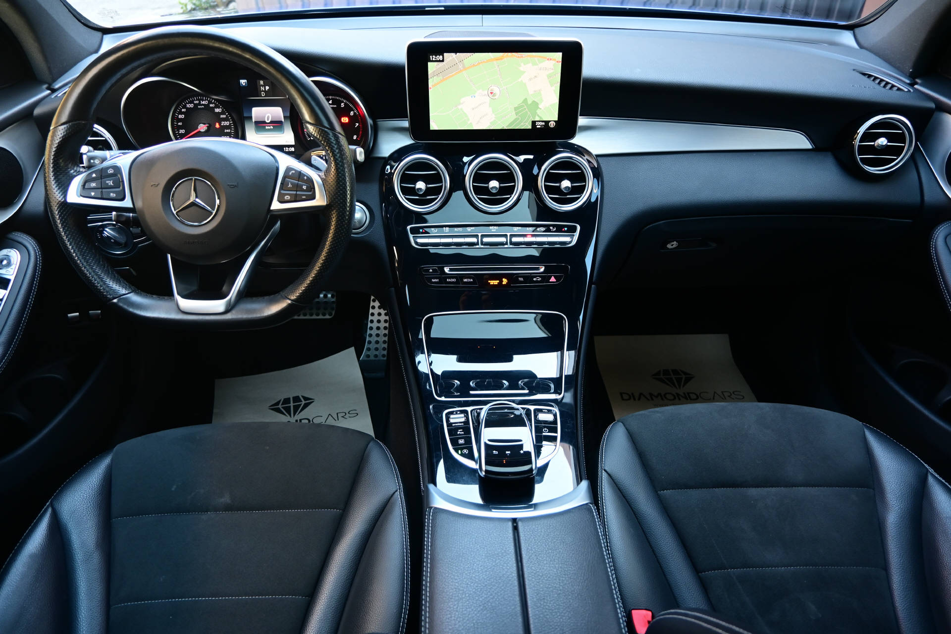 MERCEDES-BENZ GLC 250 Coupé AMG Line 4m-image-19