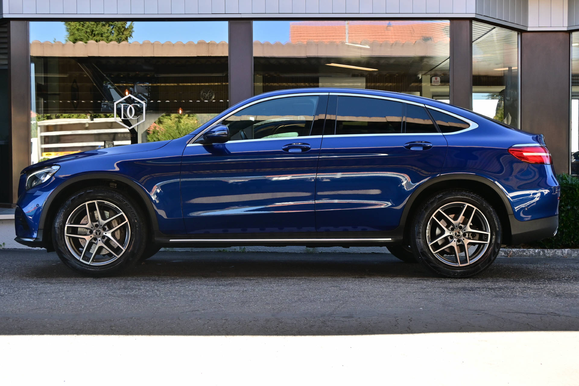 MERCEDES-BENZ GLC 250 Coupé AMG Line 4m-image-4