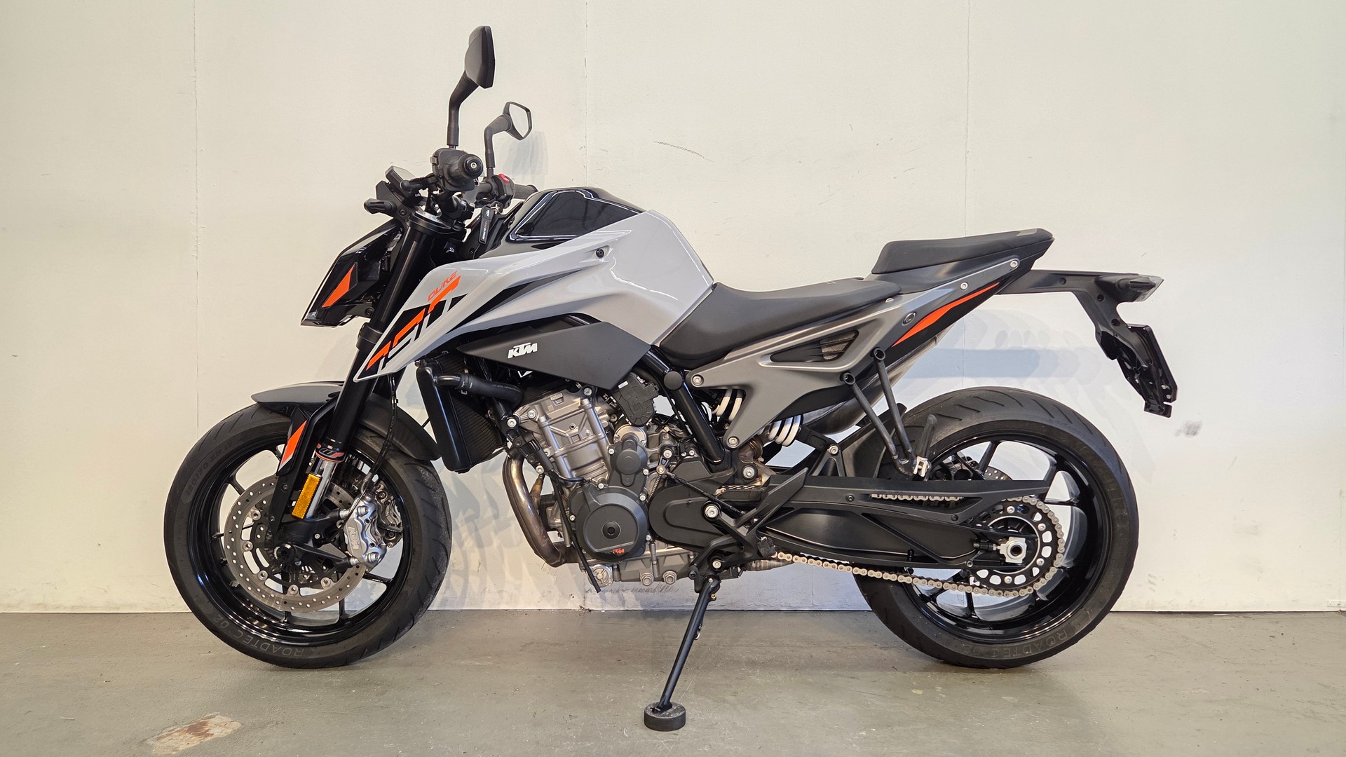 KTM 790 Duke L ABS (70 kW)-showroom-element-1