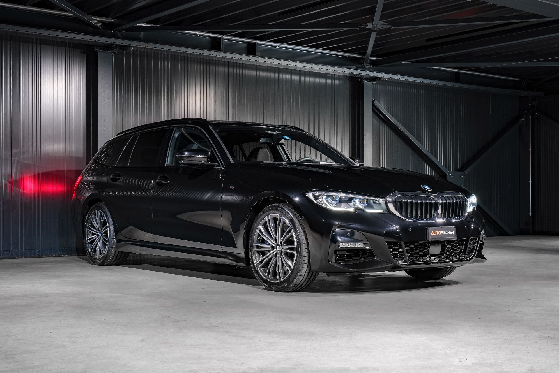 BMW 330 d xDrive Touring M Sport-image-4