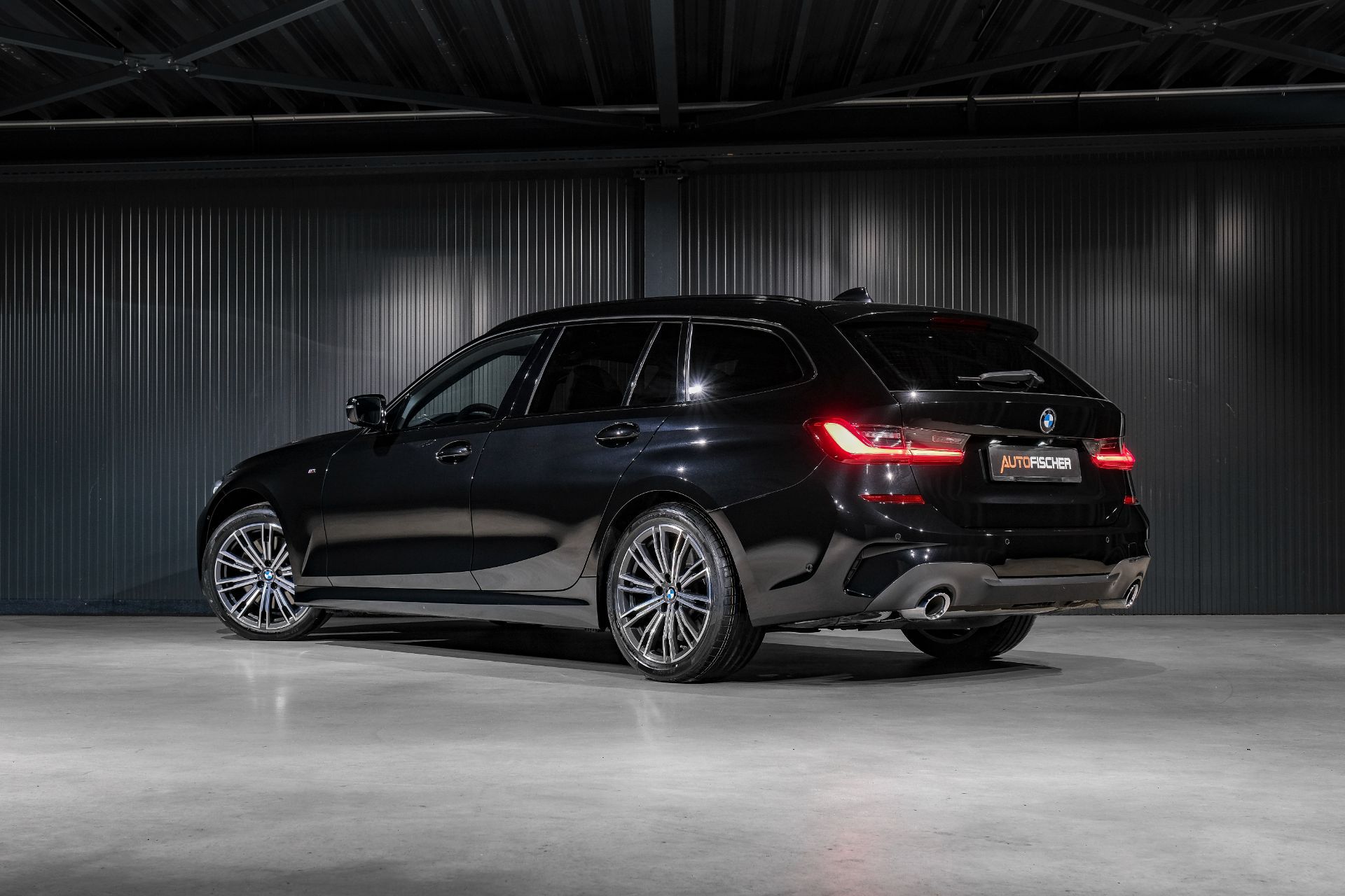 BMW 330 d xDrive Touring M Sport-image-1