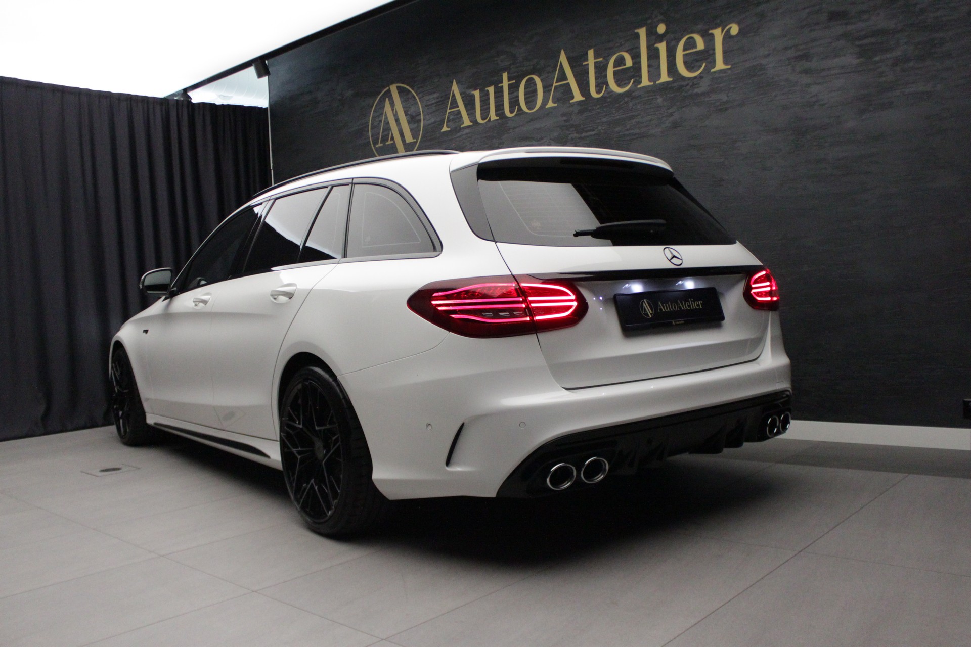 MERCEDES-BENZ C 43 AMG 4Matic 9G-Tronic-image-15
