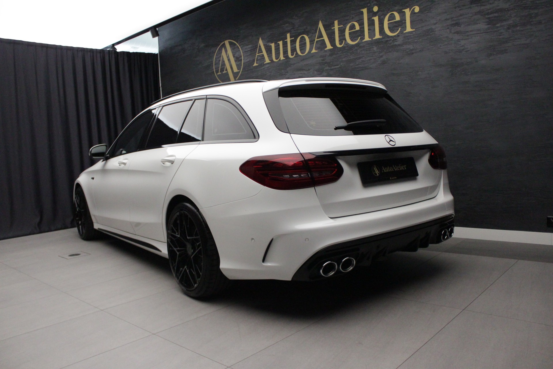 MERCEDES-BENZ C 43 AMG 4Matic 9G-Tronic-image-12