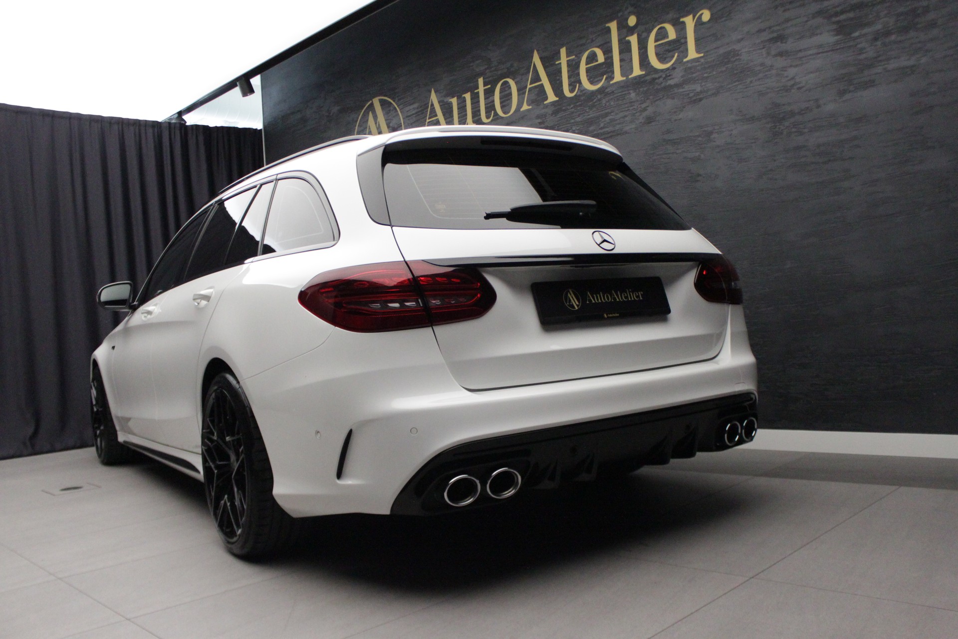 MERCEDES-BENZ C 43 AMG 4Matic 9G-Tronic-image-14