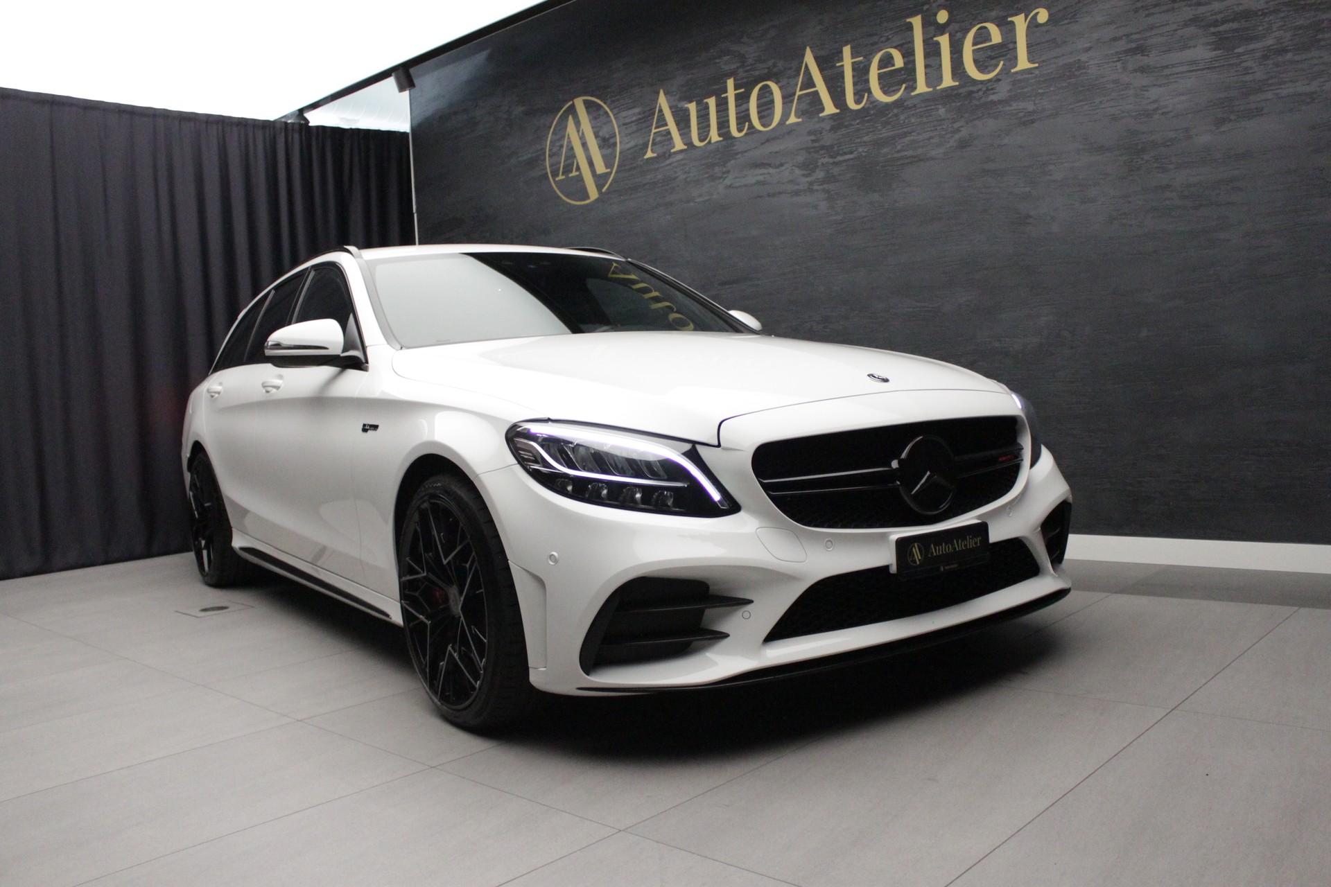 MERCEDES-BENZ C 43 AMG 4Matic 9G-Tronic-image-2