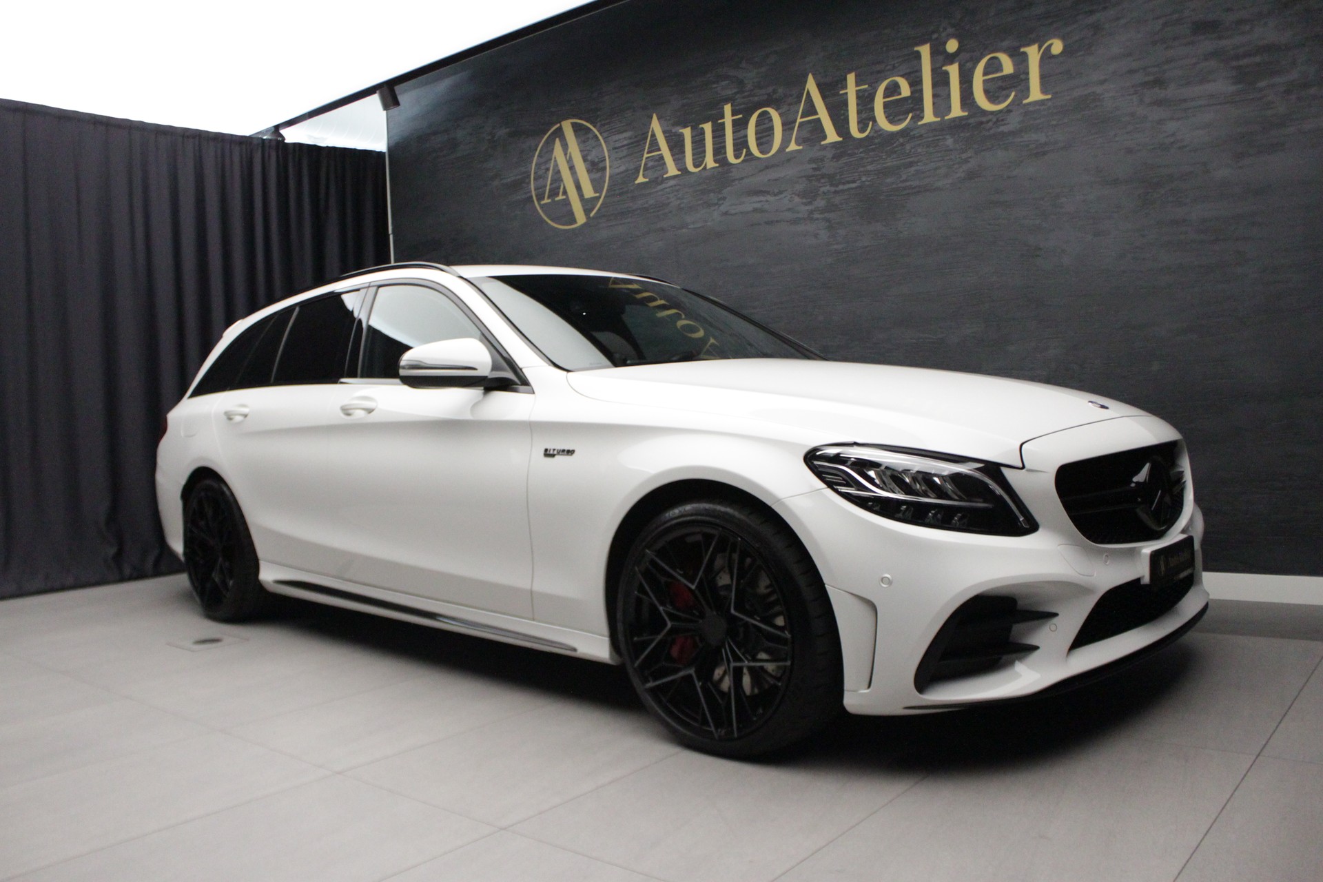 MERCEDES-BENZ C 43 AMG 4Matic 9G-Tronic-image-3