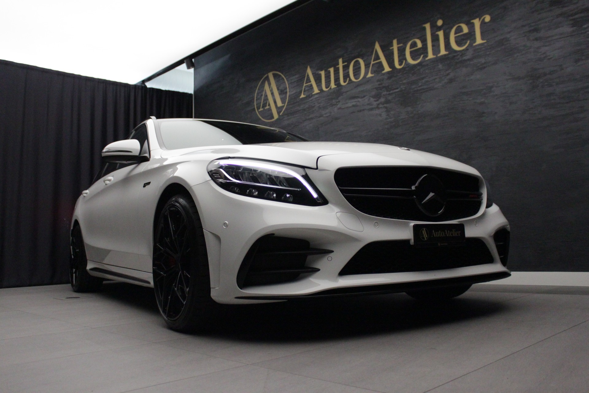 MERCEDES-BENZ C 43 AMG 4Matic 9G-Tronic-image-5