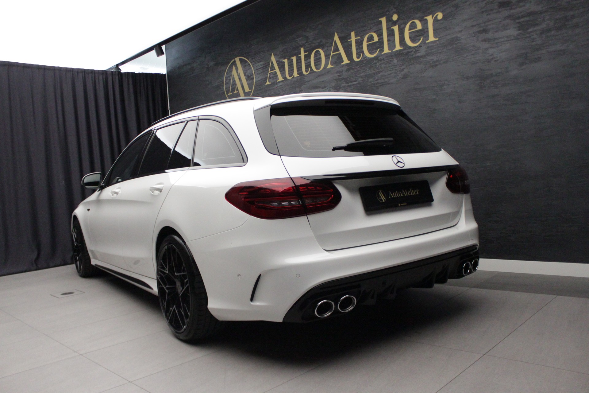 MERCEDES-BENZ C 43 AMG 4Matic 9G-Tronic-image-13