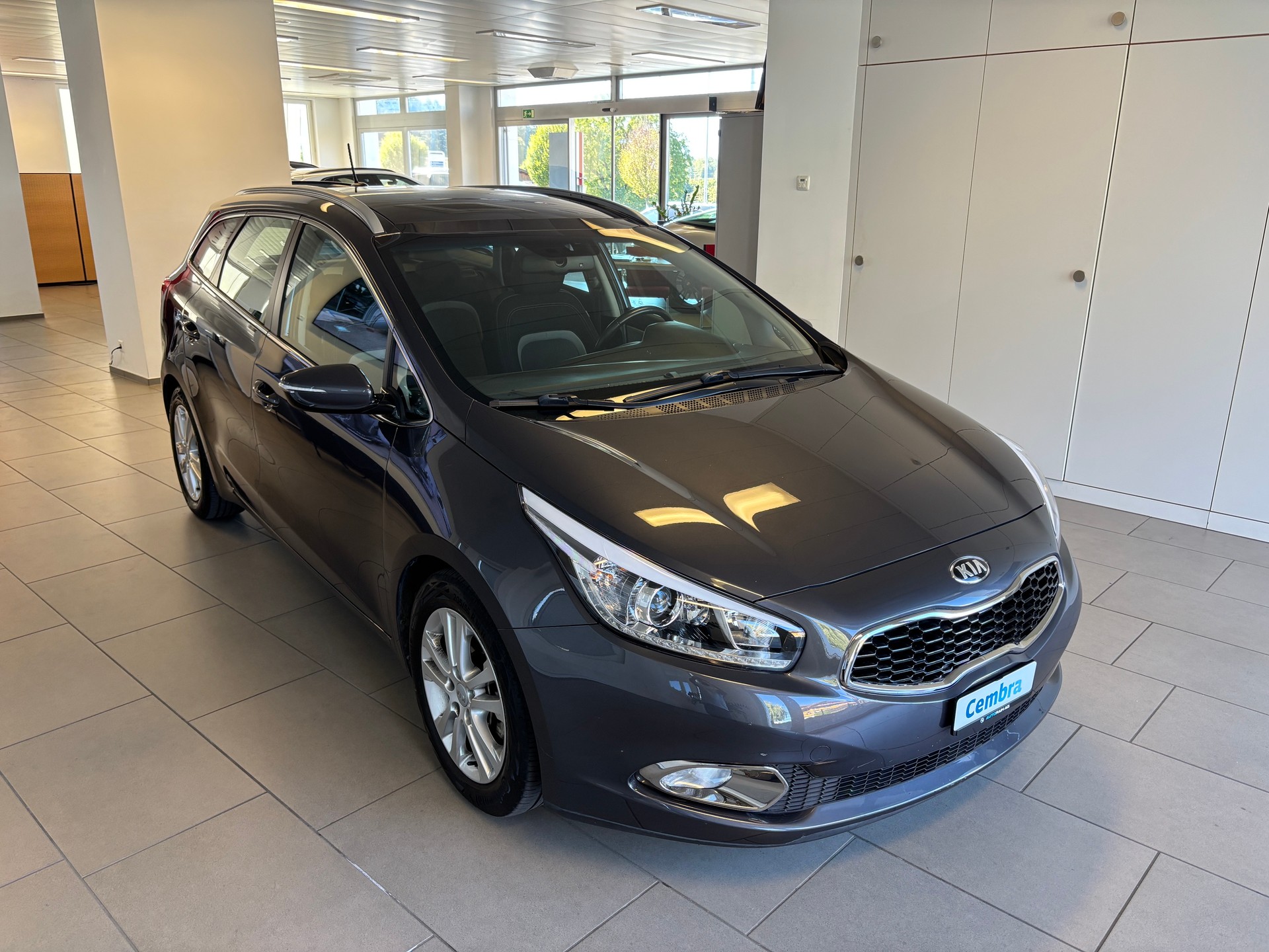 KIA Cee'd Sportswagon 1.6 GDi FiFa Wolrd Cup Edition-image-1