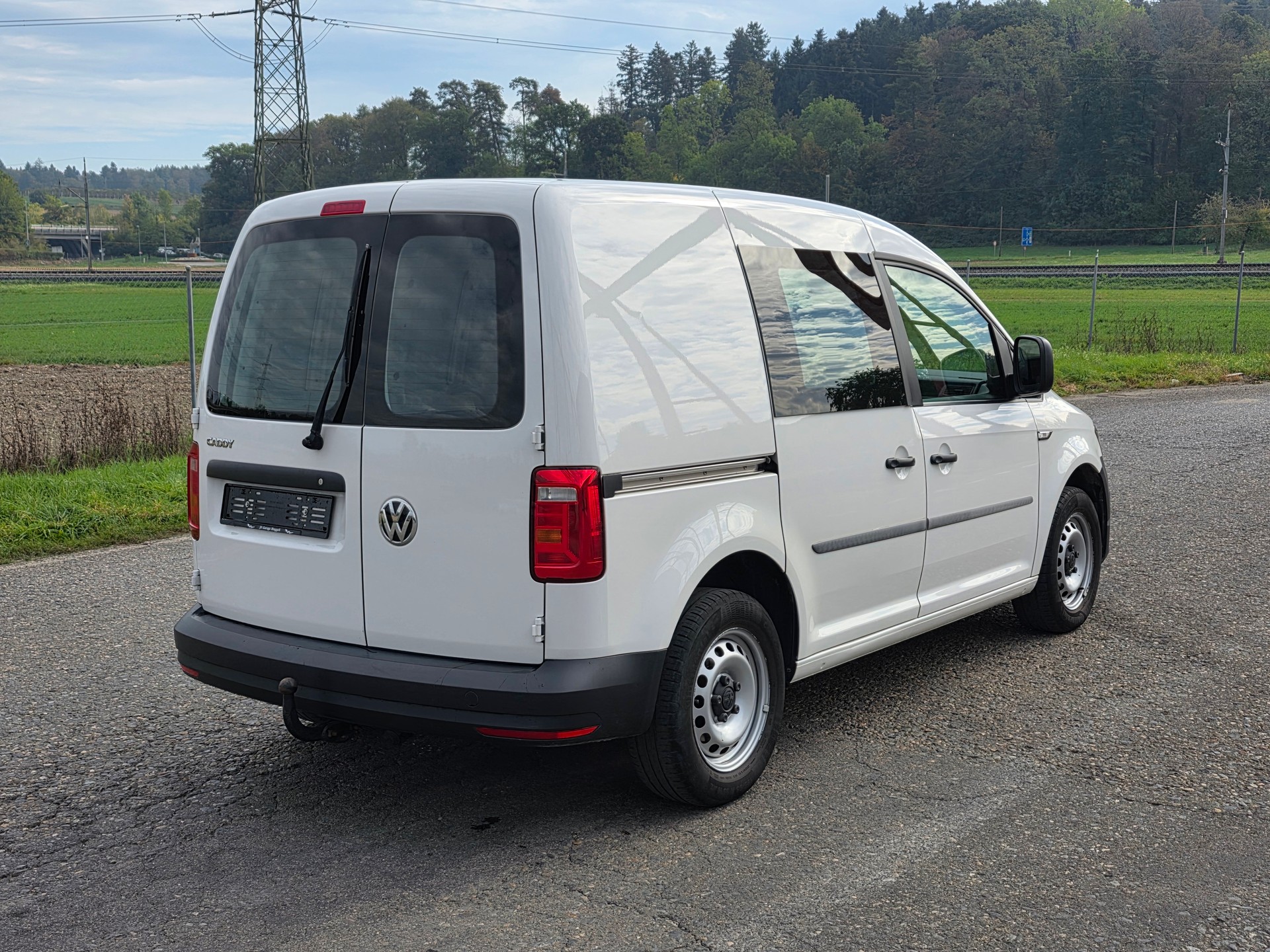 VW Caddy 1.2 TSI Entry BlueMotion Technology-image-1