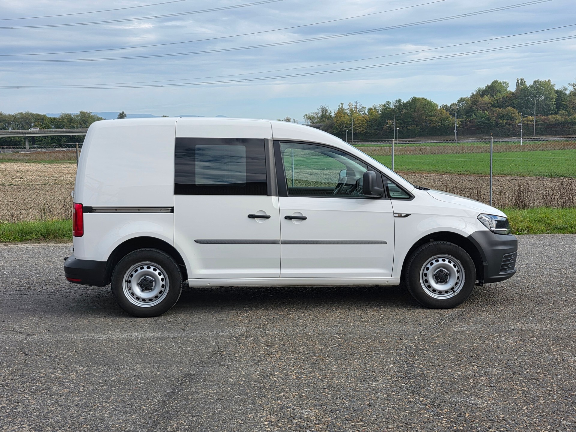 VW Caddy 1.2 TSI Entry BlueMotion Technology-image-2