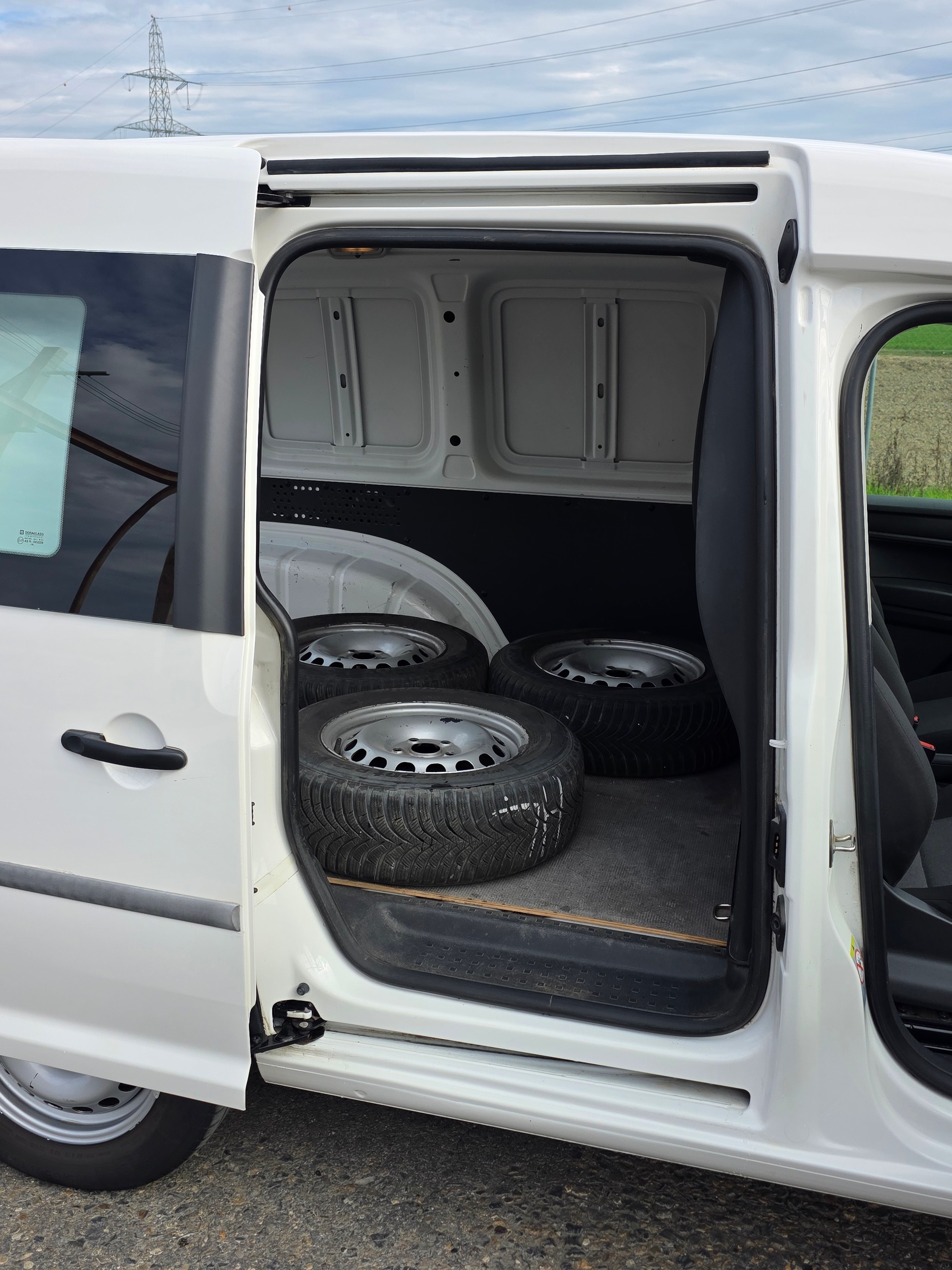 VW Caddy 1.2 TSI Entry BlueMotion Technology-image-9