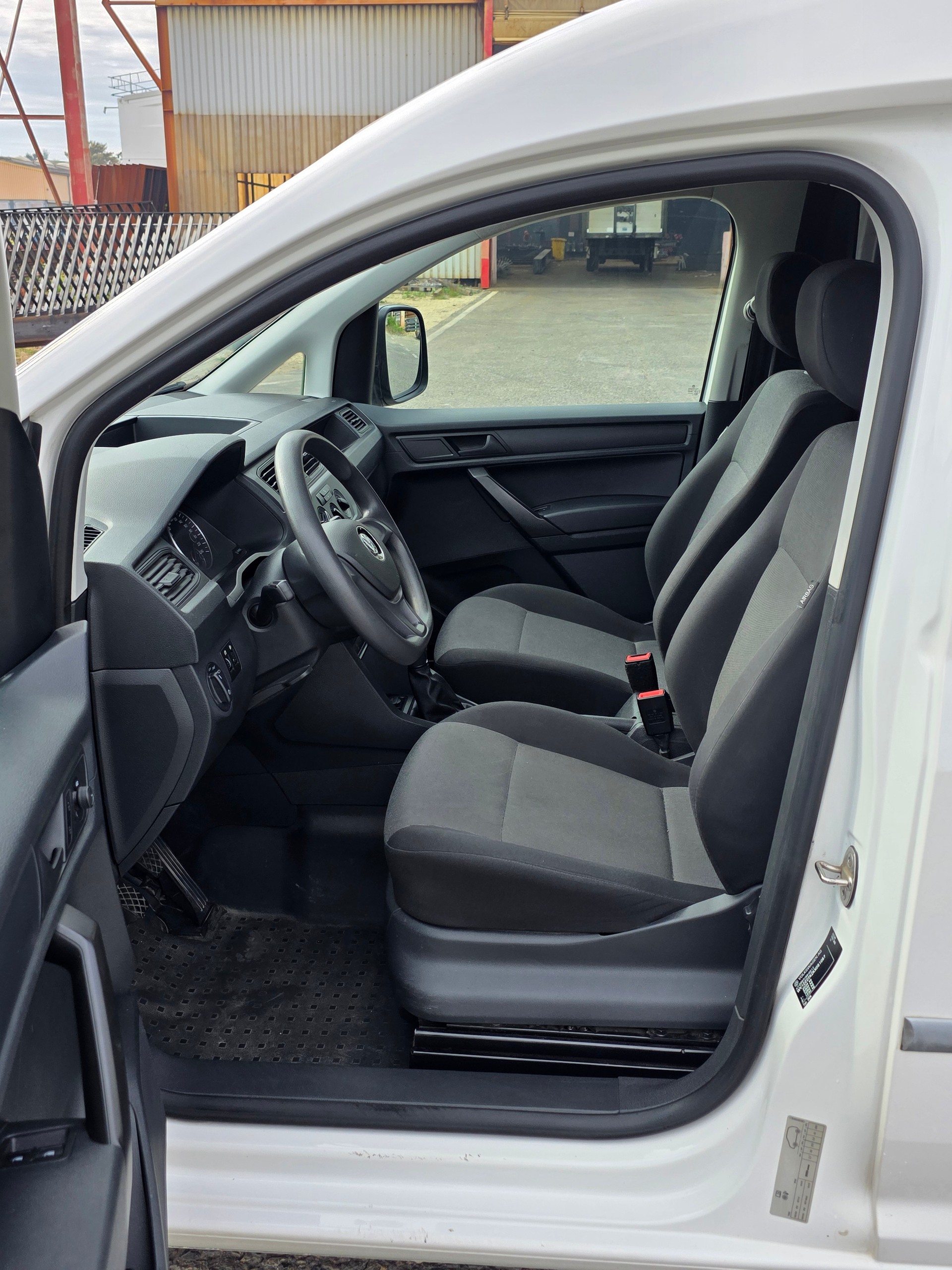 VW Caddy 1.2 TSI Entry BlueMotion Technology-image-6