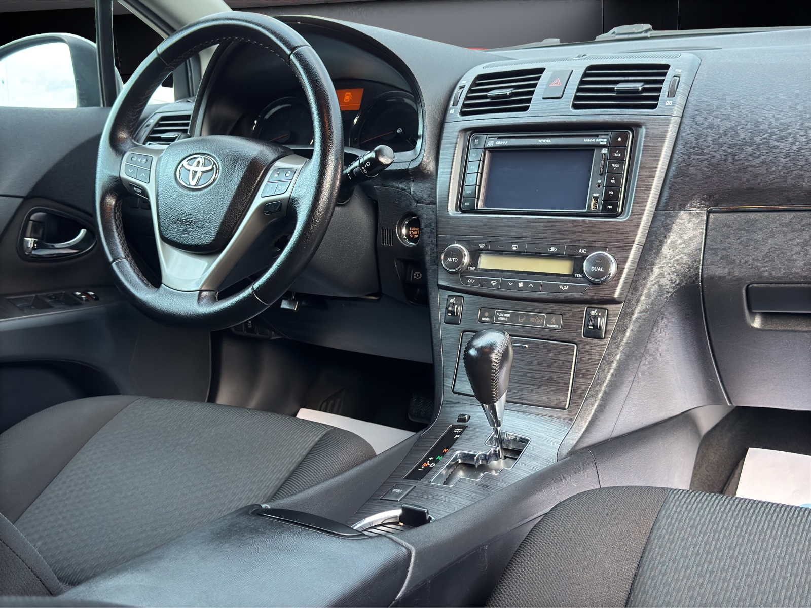 TOYOTA Avensis SW 2.0 Linea Sol Premium Automat Schweizer Hand Fahrzeug aus 1. Hand * Frisch ab Service & ab MFK-image-8