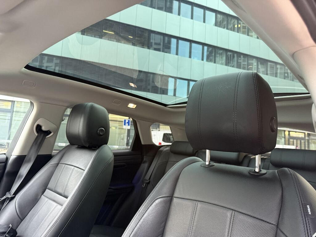 LAND ROVER Range Rover Evoque R-Dyn First Edi P 250 HSE AT9-image-5