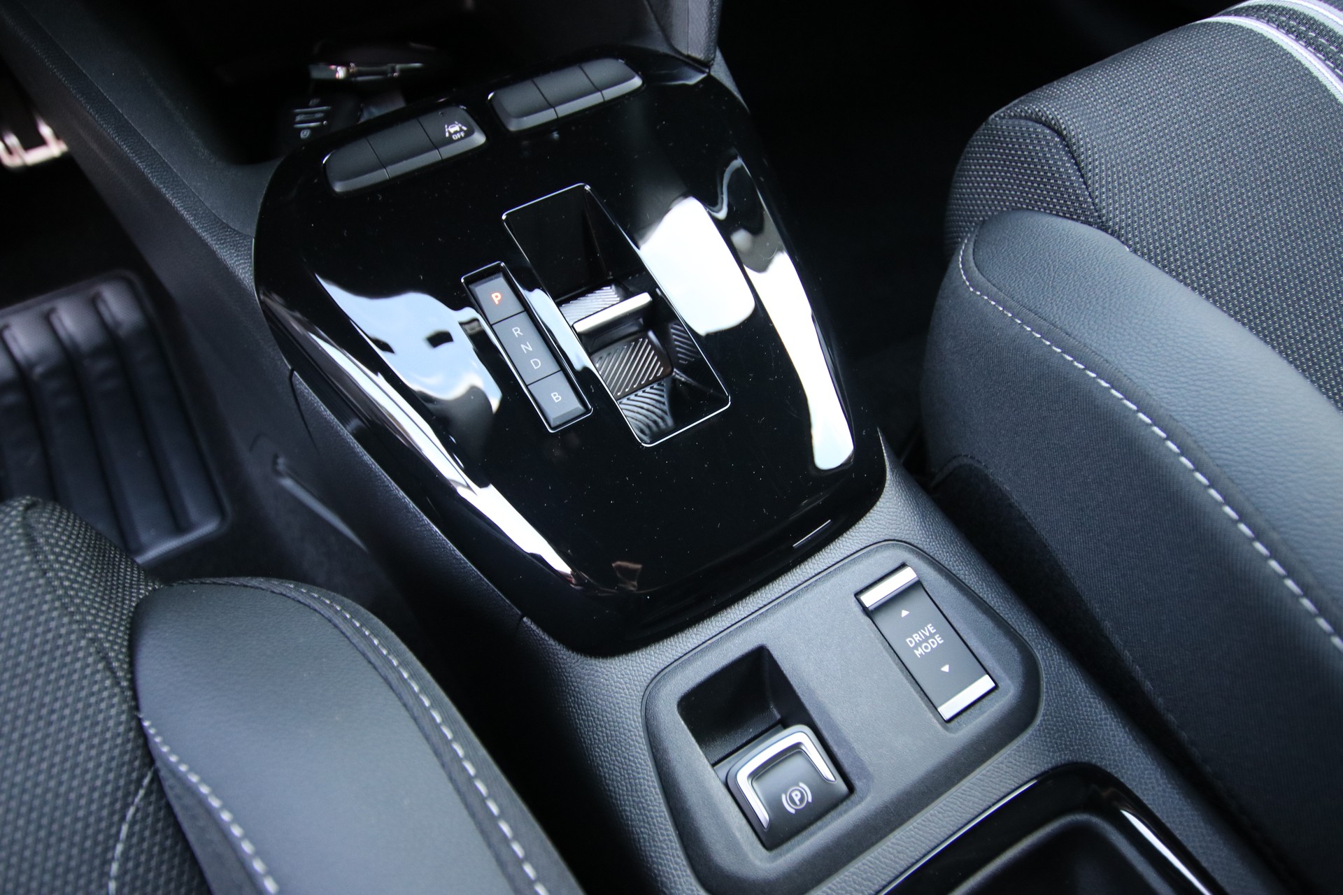 OPEL Corsa e- 51kWh GS-image-22