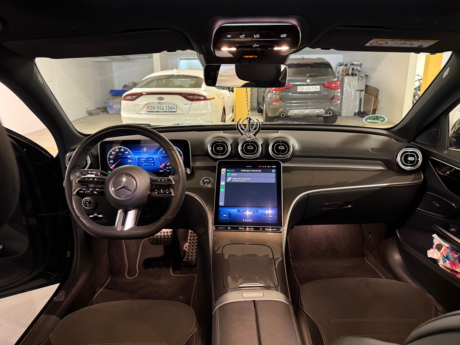 MERCEDES-BENZ C 300 d AMG Line-image-4
