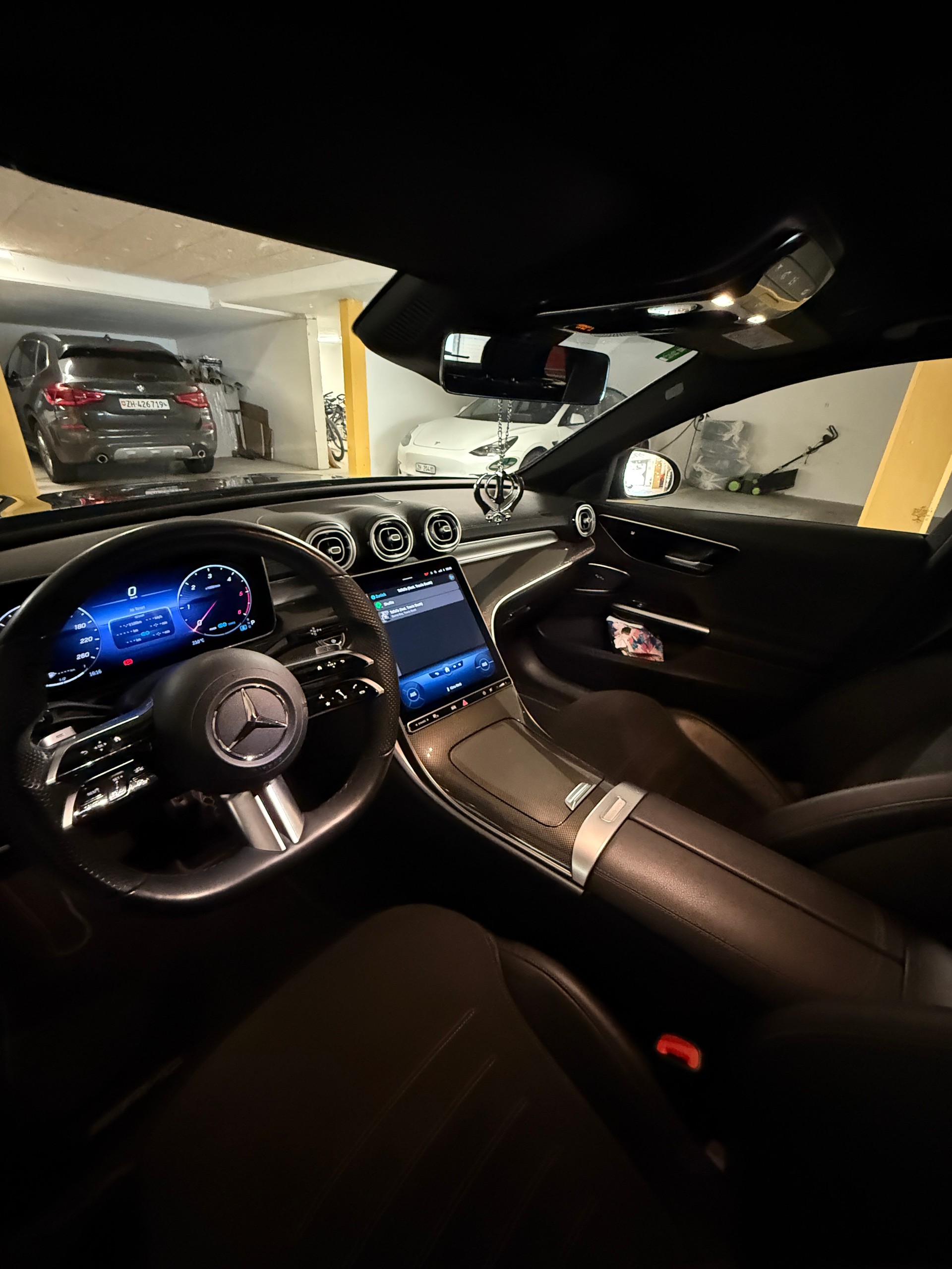 MERCEDES-BENZ C 300 d AMG Line-image-3