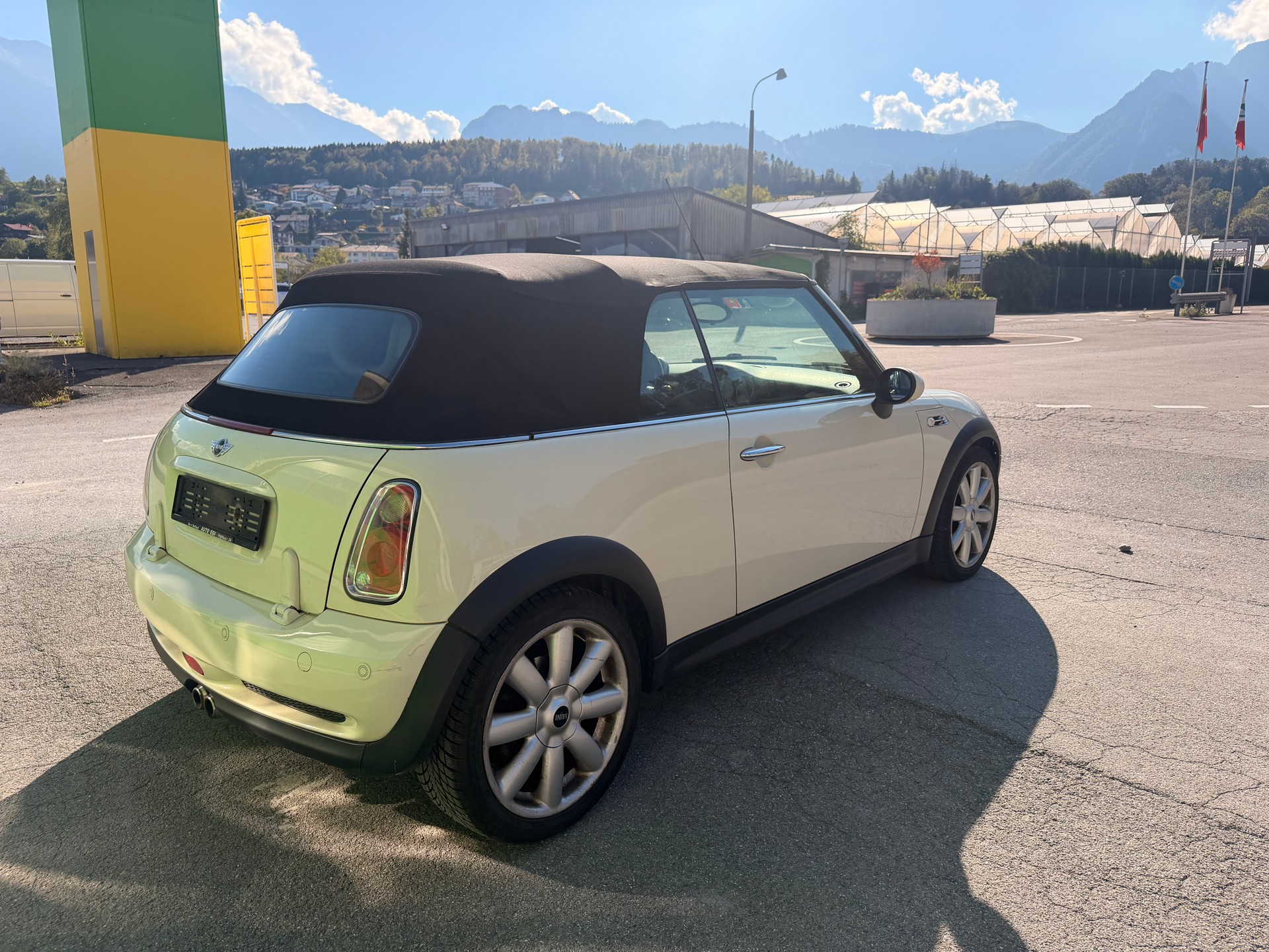 MINI Cooper S Cabriolet-image-3
