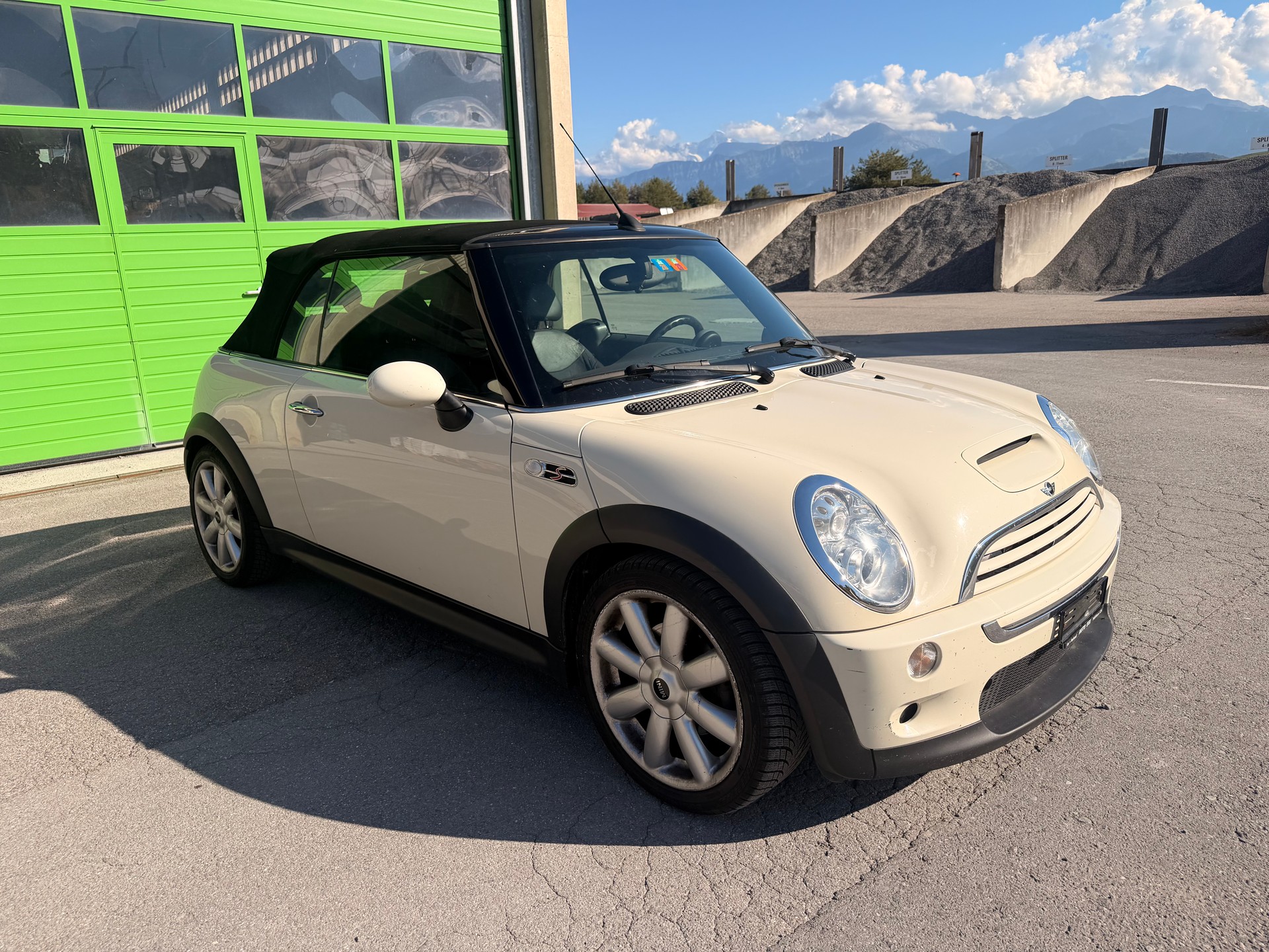 MINI Cooper S Cabriolet-image-4