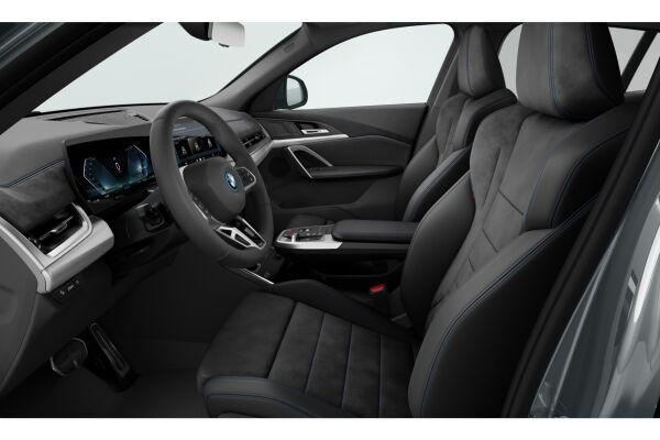 BMW iX2 30 xDrive U10 (CH) AHK ** 100 % électrique ** 📍-image-2