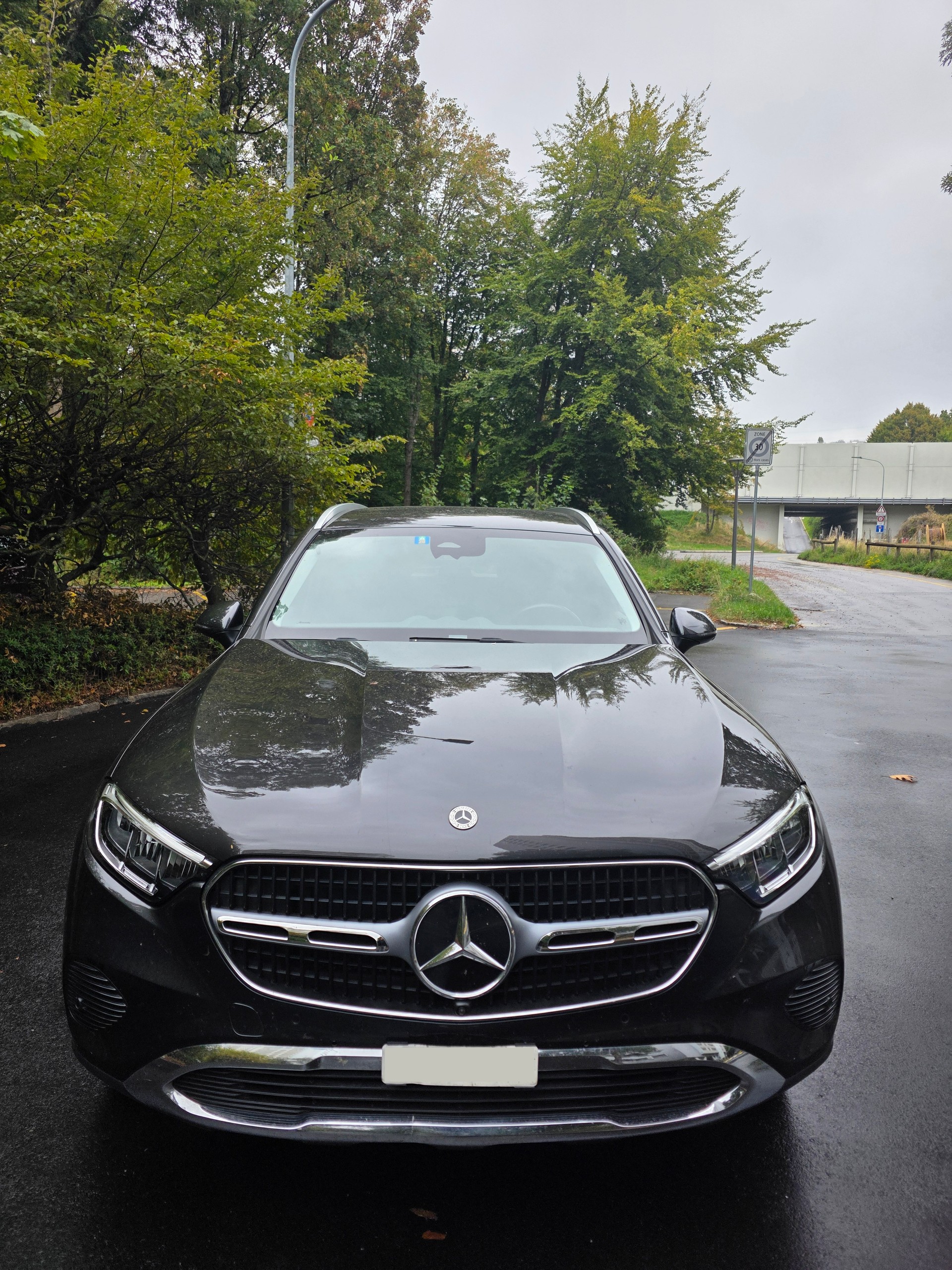 MERCEDES-BENZ GLC 200-image-1