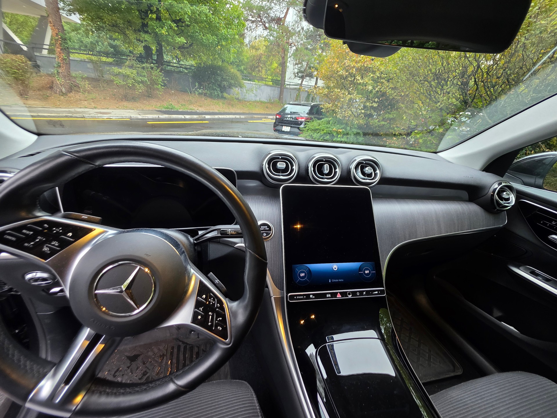 MERCEDES-BENZ GLC 200-image-2