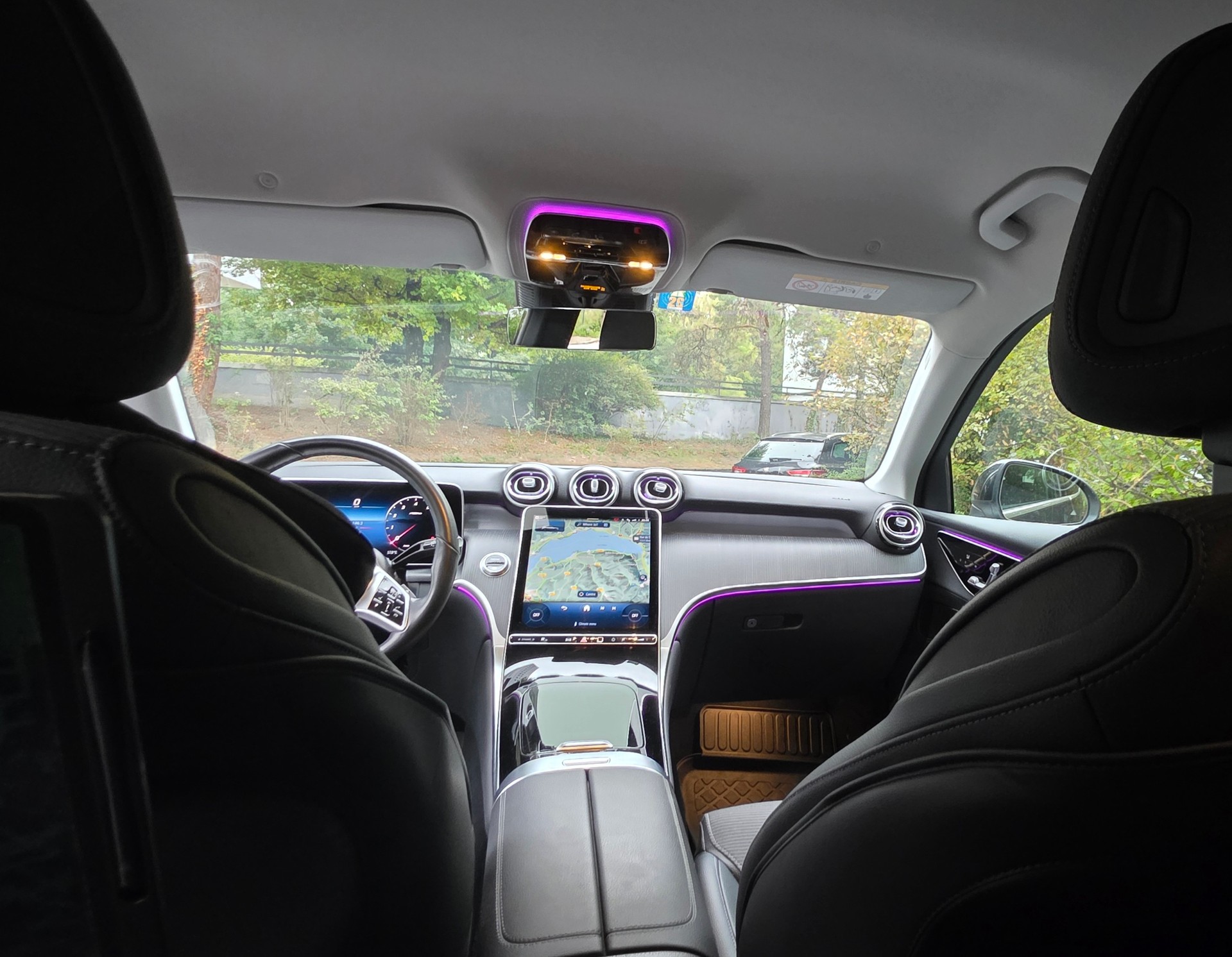 MERCEDES-BENZ GLC 200-image-4