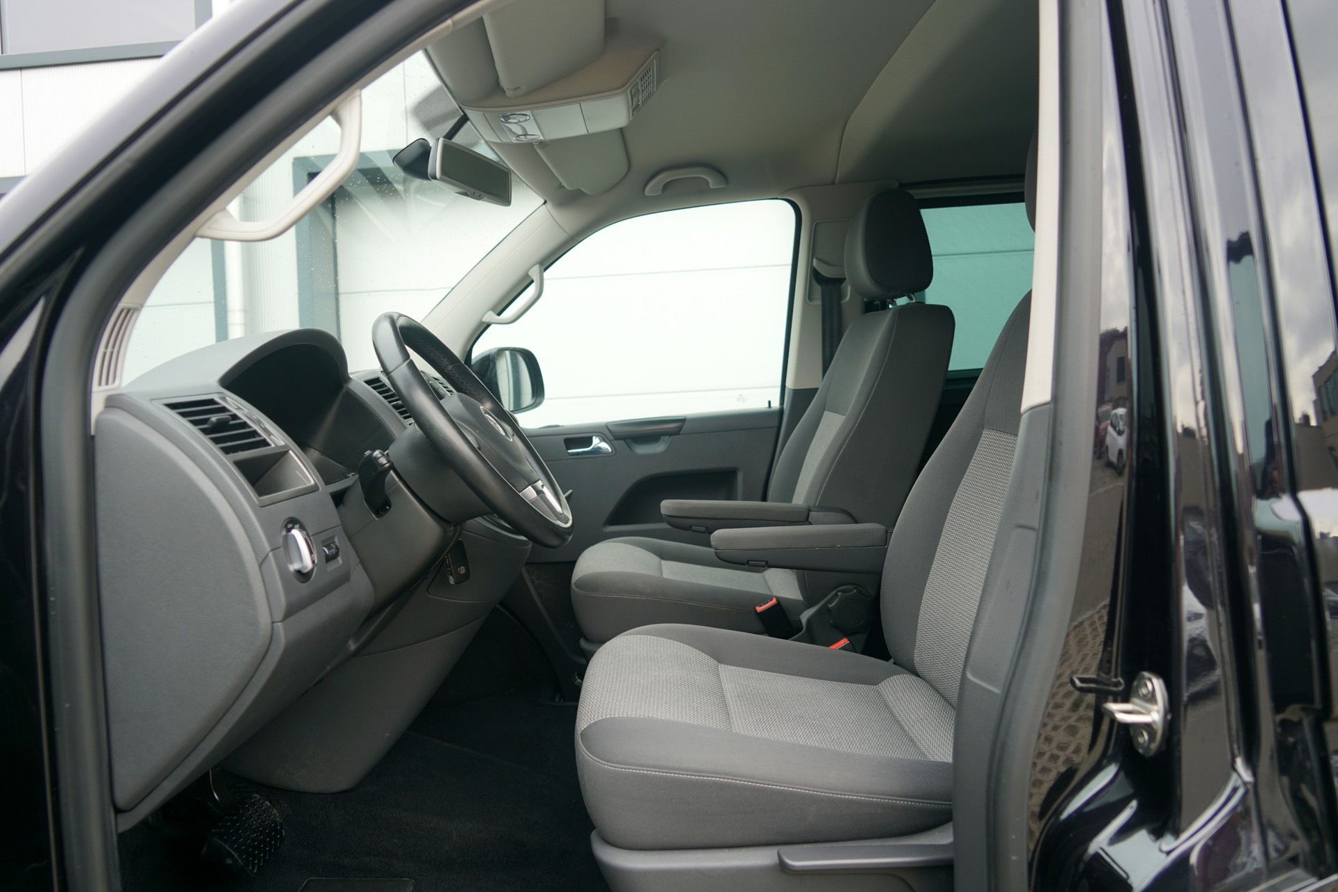 VW T5 Caravelle Comfortline 2.0 TDI CR 4Motion DSG-image-7