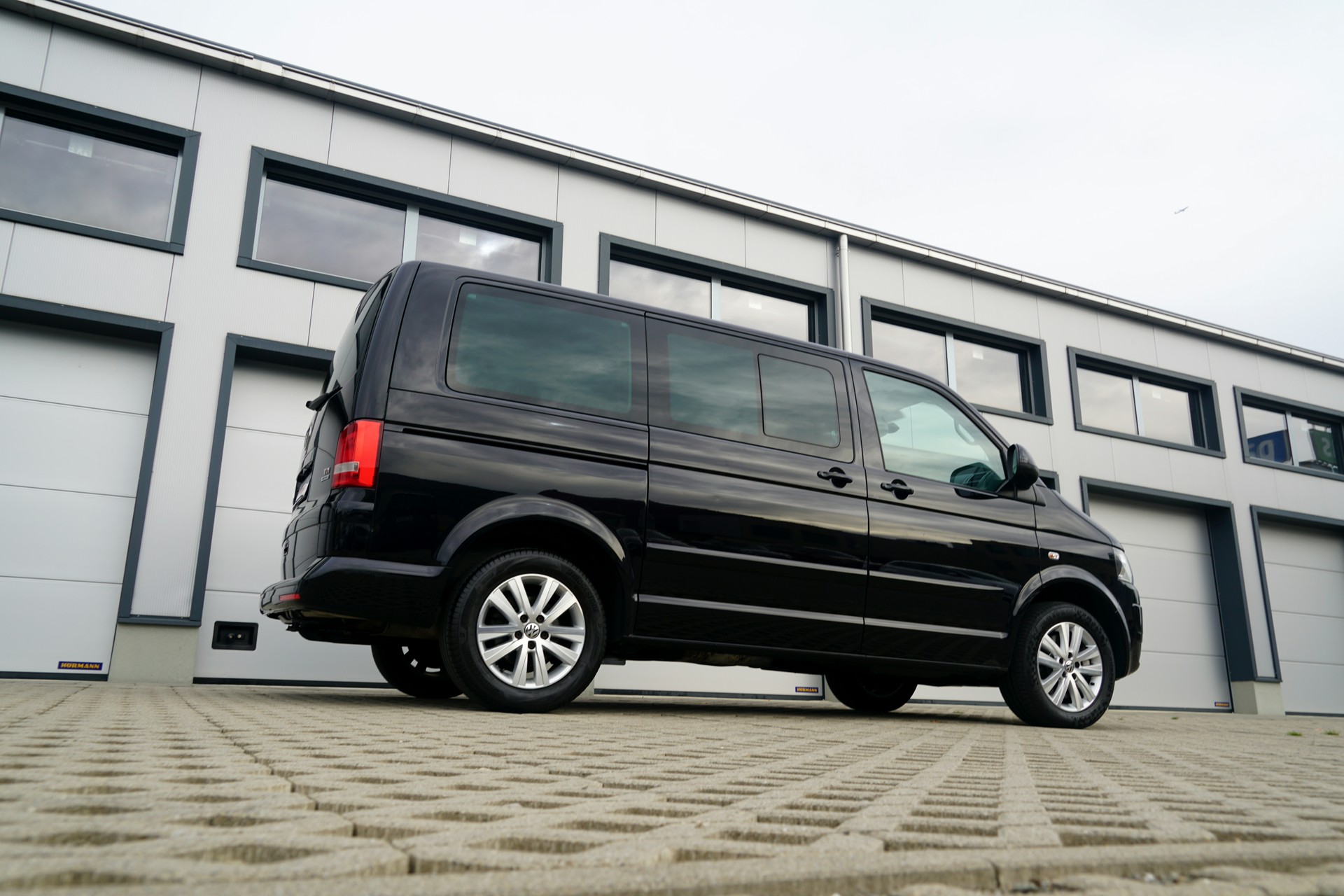 VW T5 Caravelle Comfortline 2.0 TDI CR 4Motion DSG-image-11