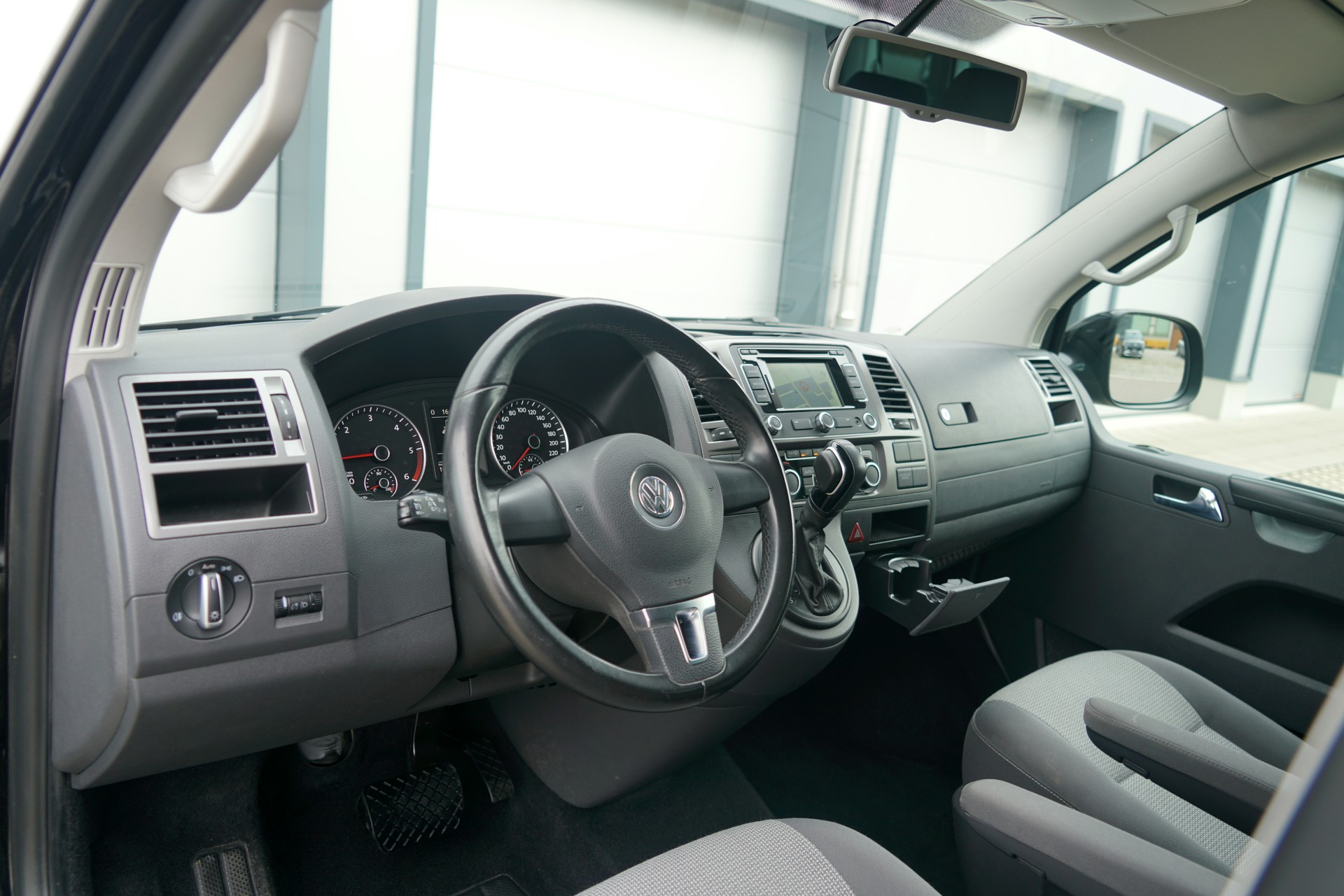 VW T5 Caravelle Comfortline 2.0 TDI CR 4Motion DSG-image-6