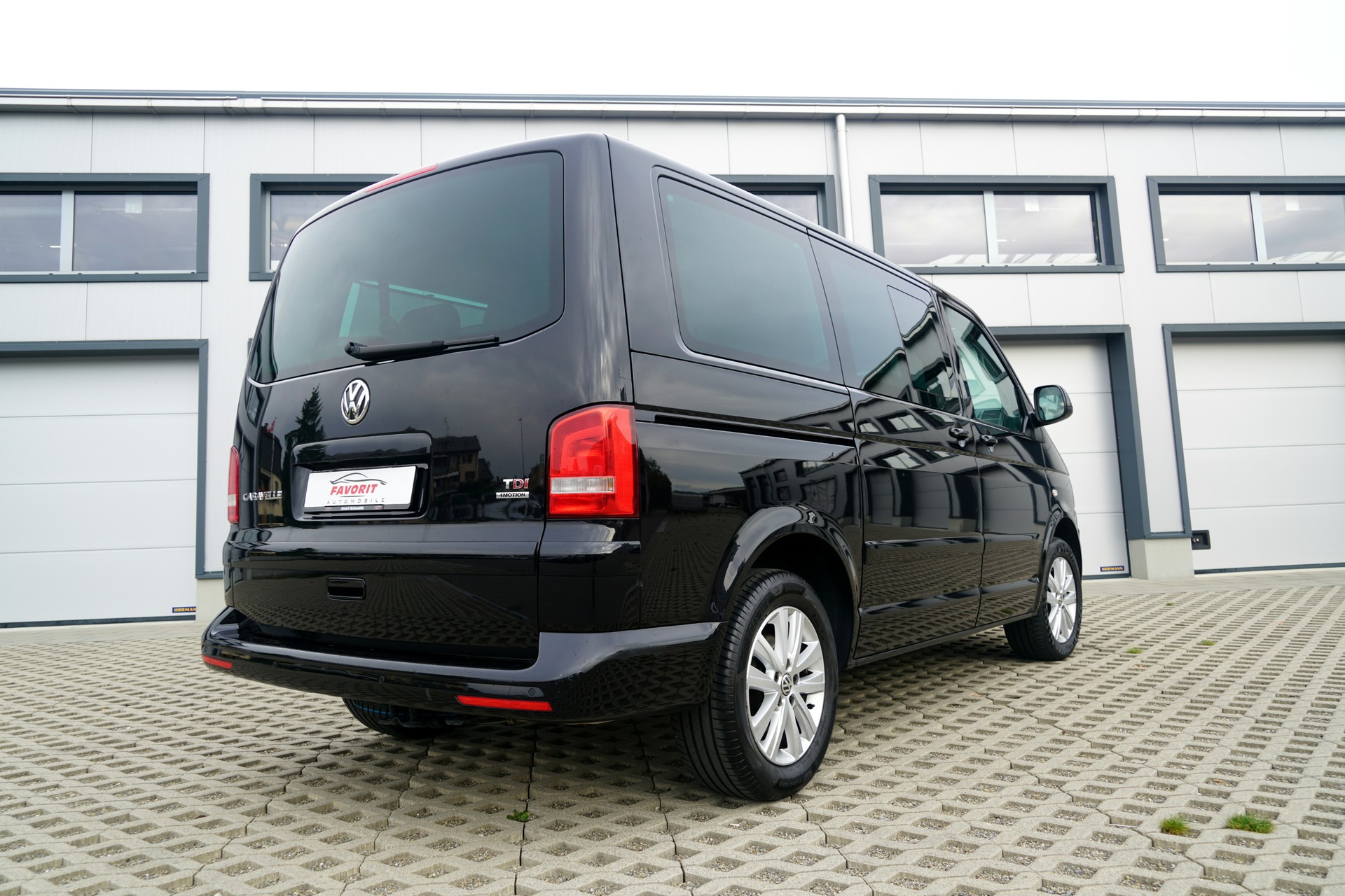 VW T5 Caravelle Comfortline 2.0 TDI CR 4Motion DSG-image-2