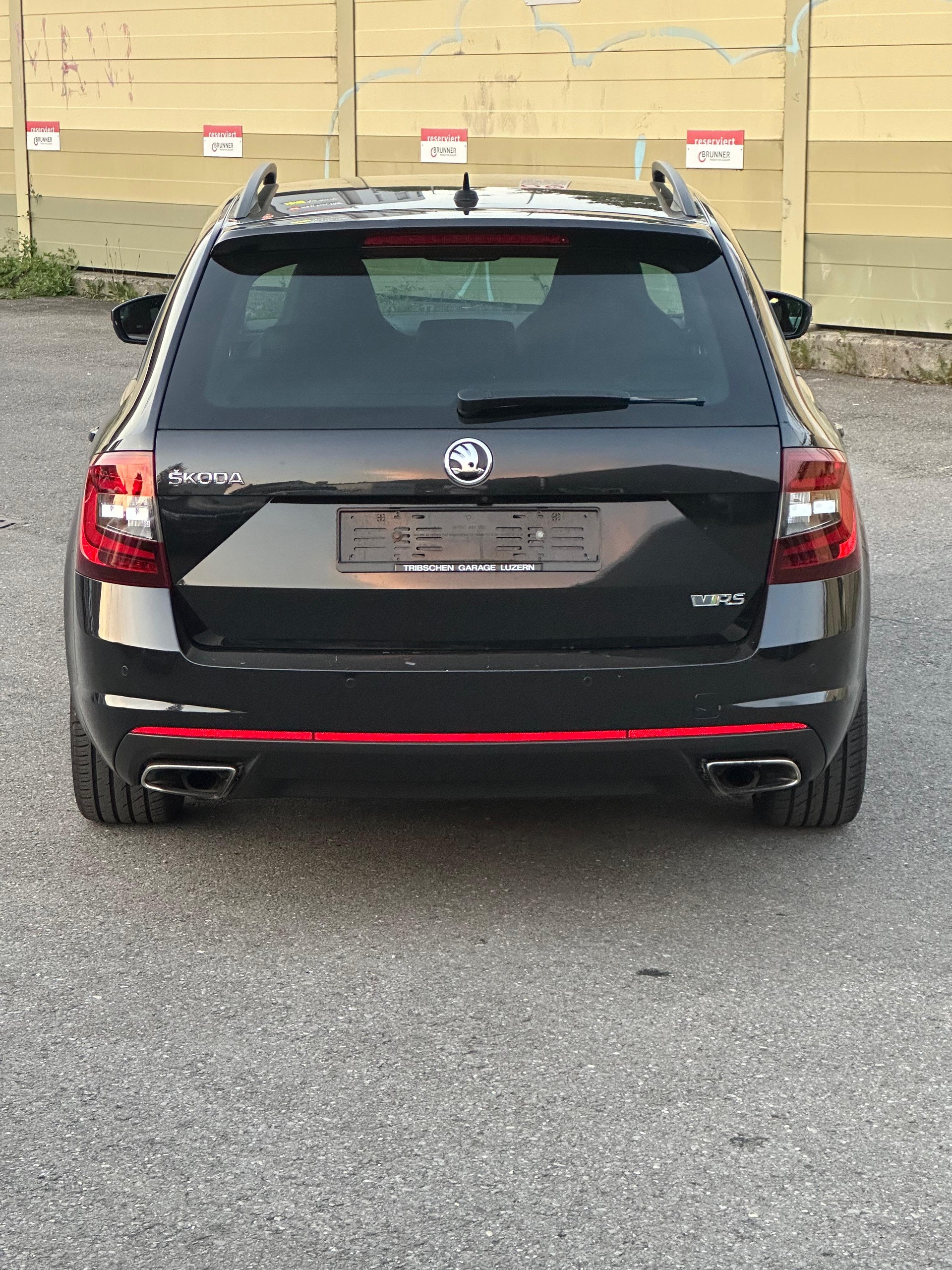 SKODA Octavia Combi 2.0 TSI RS Prag DSG-image-1