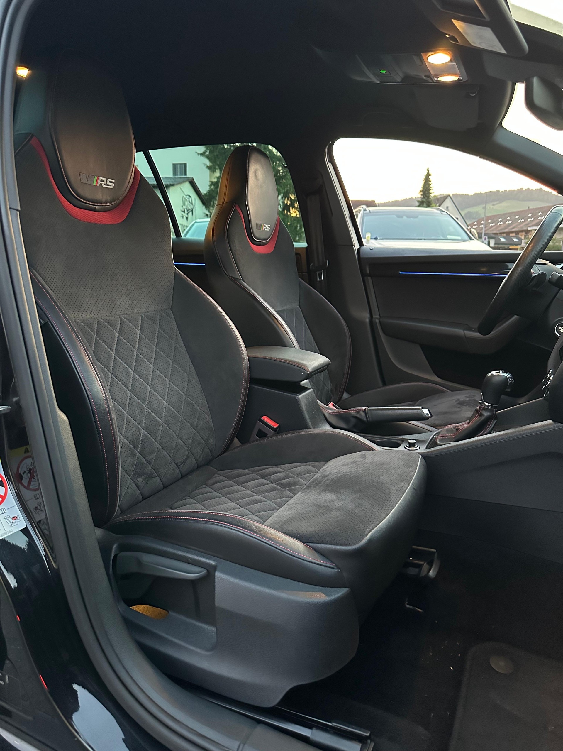 SKODA Octavia Combi 2.0 TSI RS Prag DSG-image-6