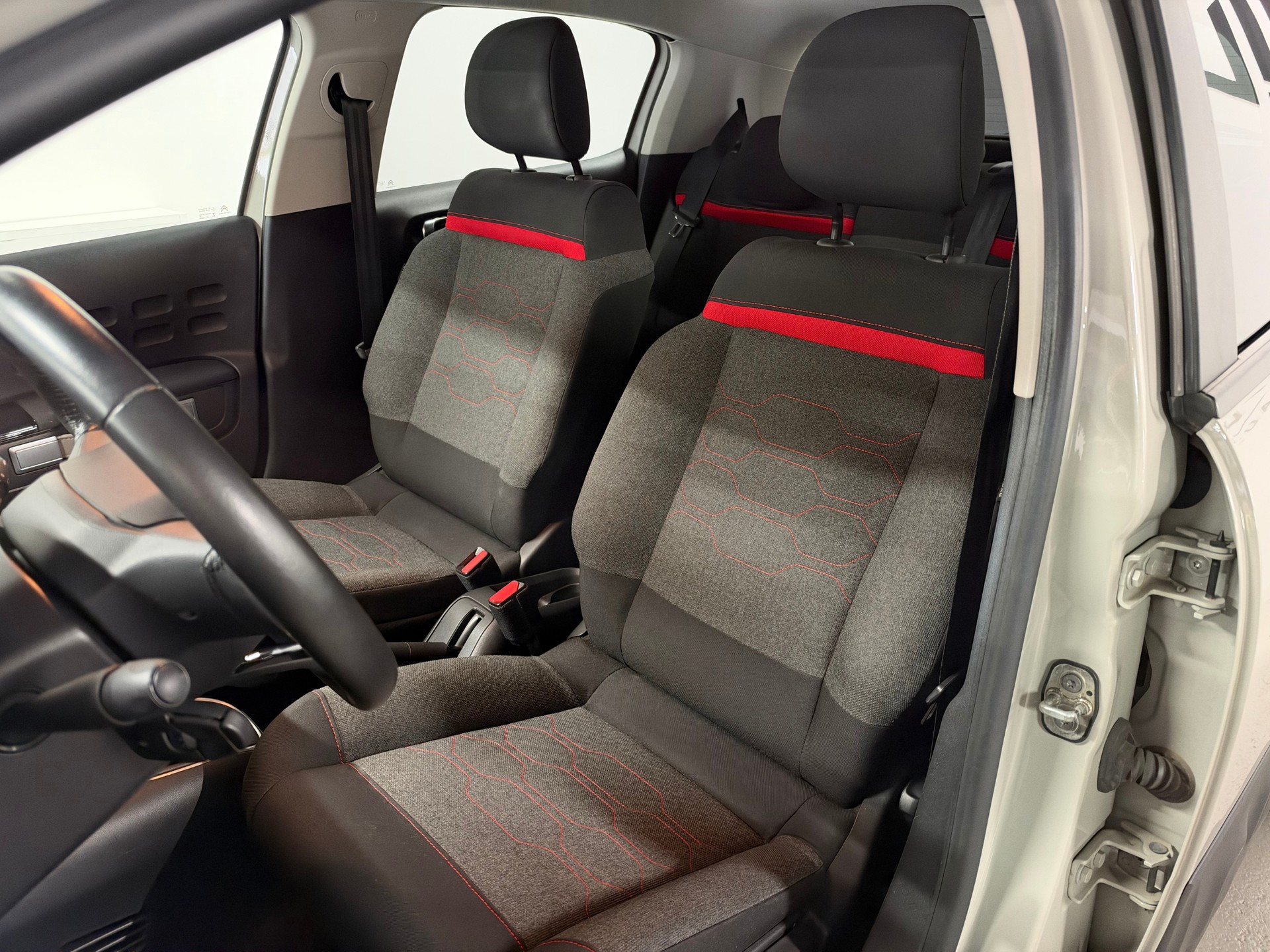 CITROEN C3 1.2i PureTech Shine-image-11