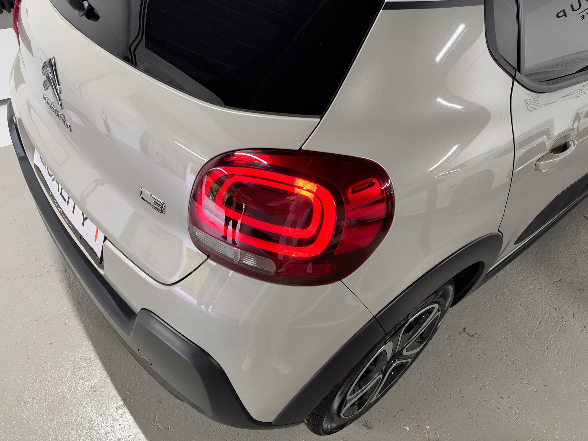 CITROEN C3 1.2i PureTech Shine-image-6