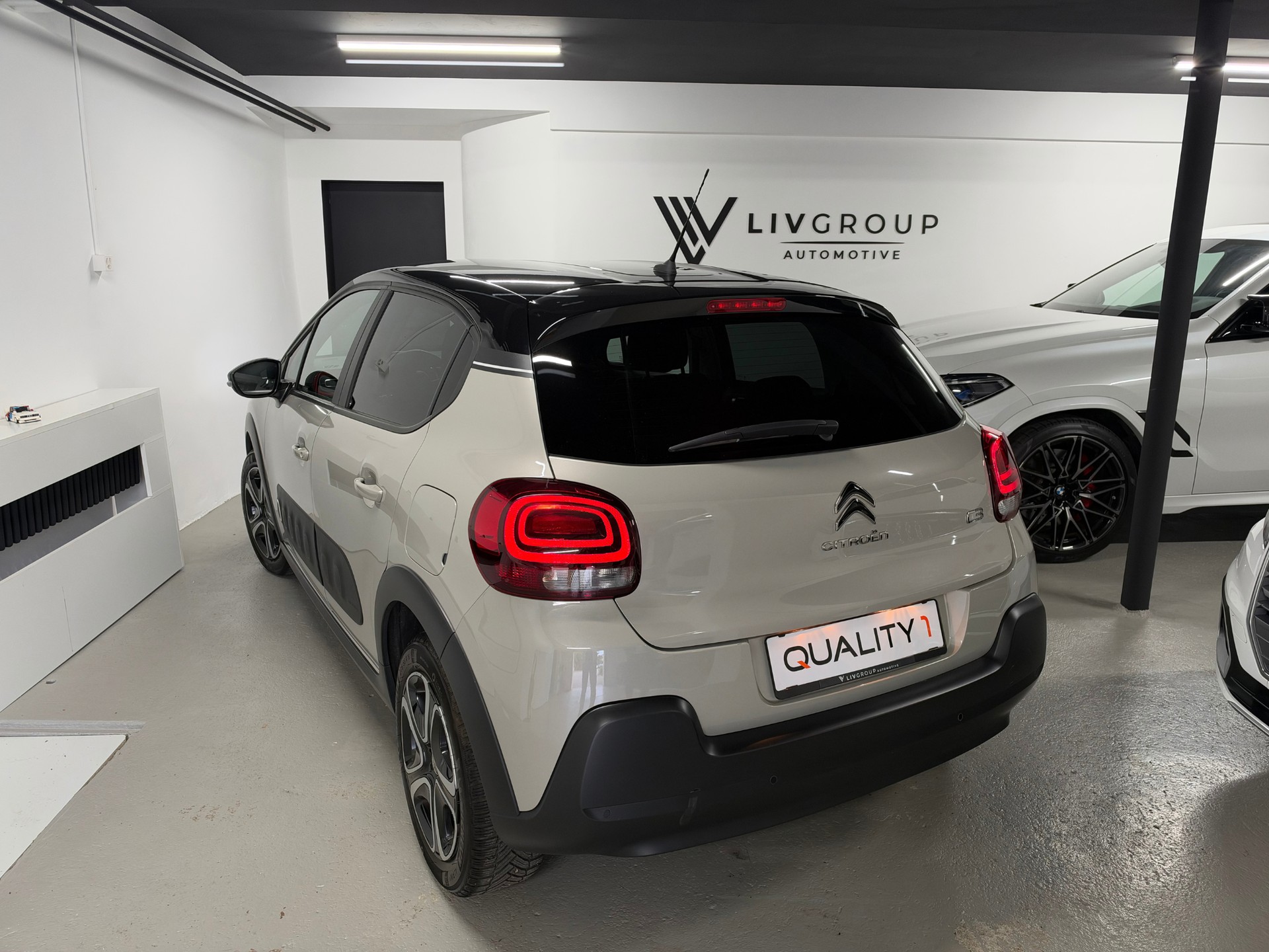 CITROEN C3 1.2i PureTech Shine-image-1