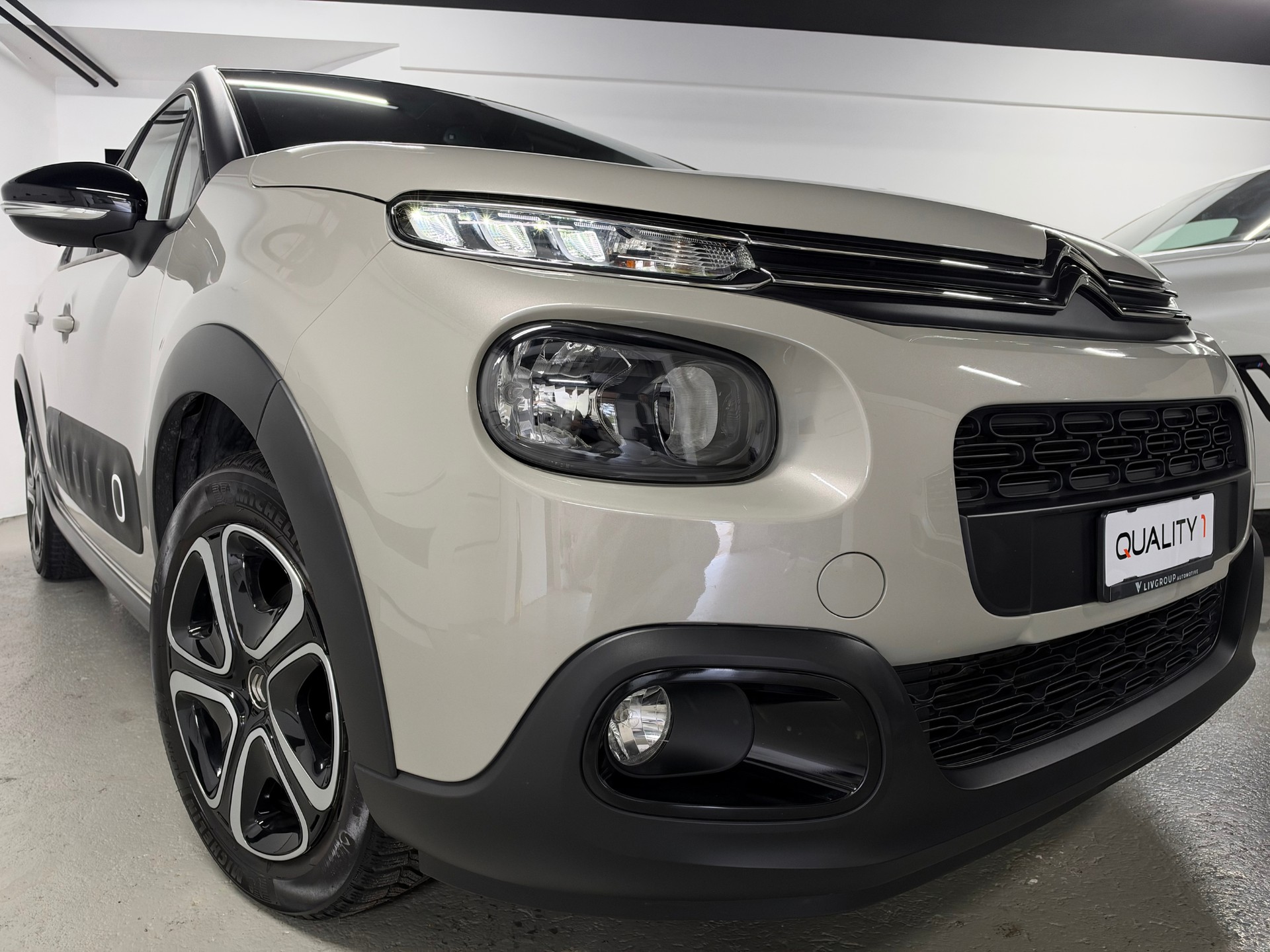 CITROEN C3 1.2i PureTech Shine-image-4