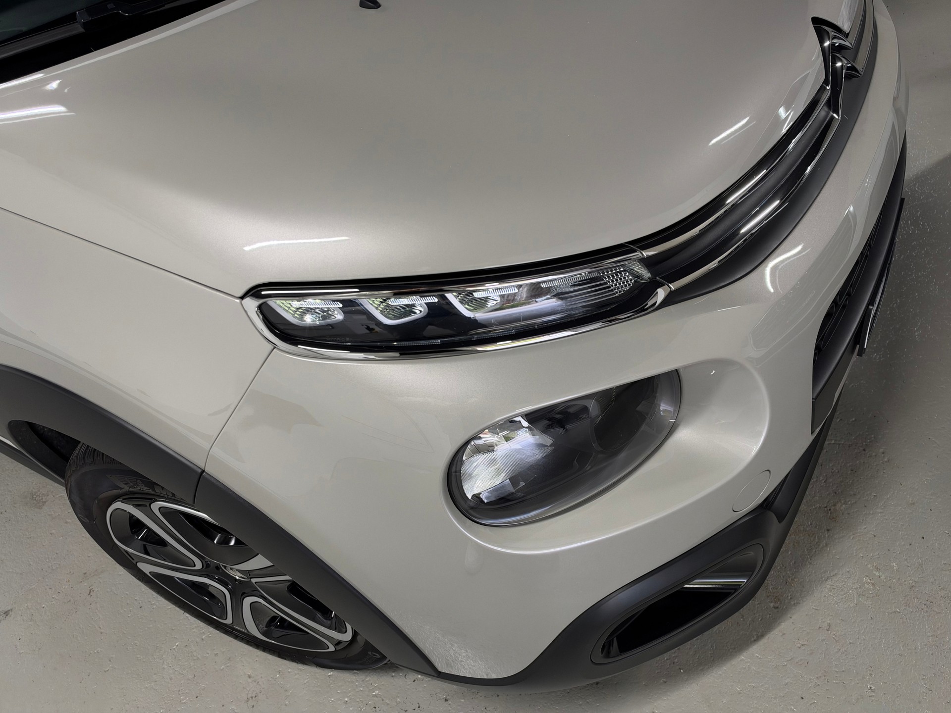 CITROEN C3 1.2i PureTech Shine-image-5
